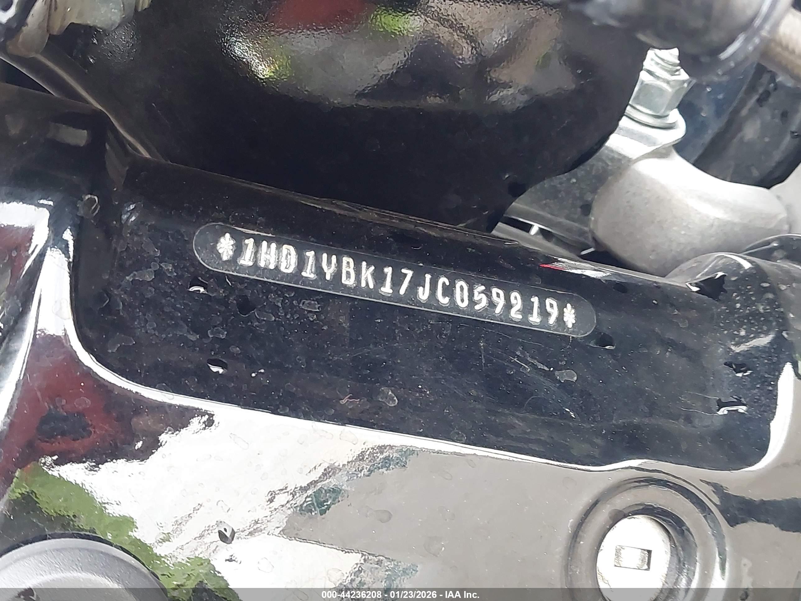 HARLEY-DAVIDSON FLHCS image 10