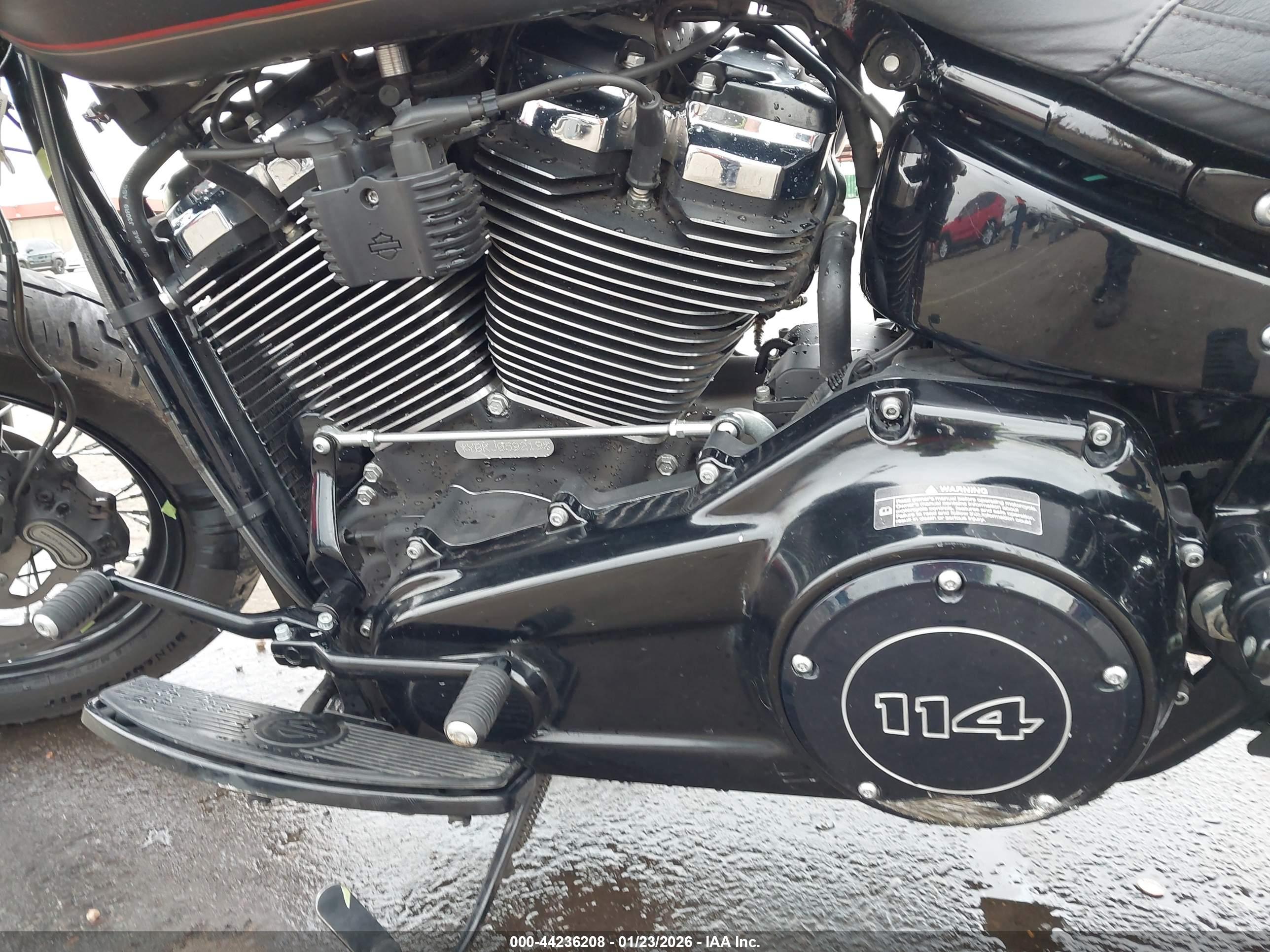 HARLEY-DAVIDSON FLHCS image 9