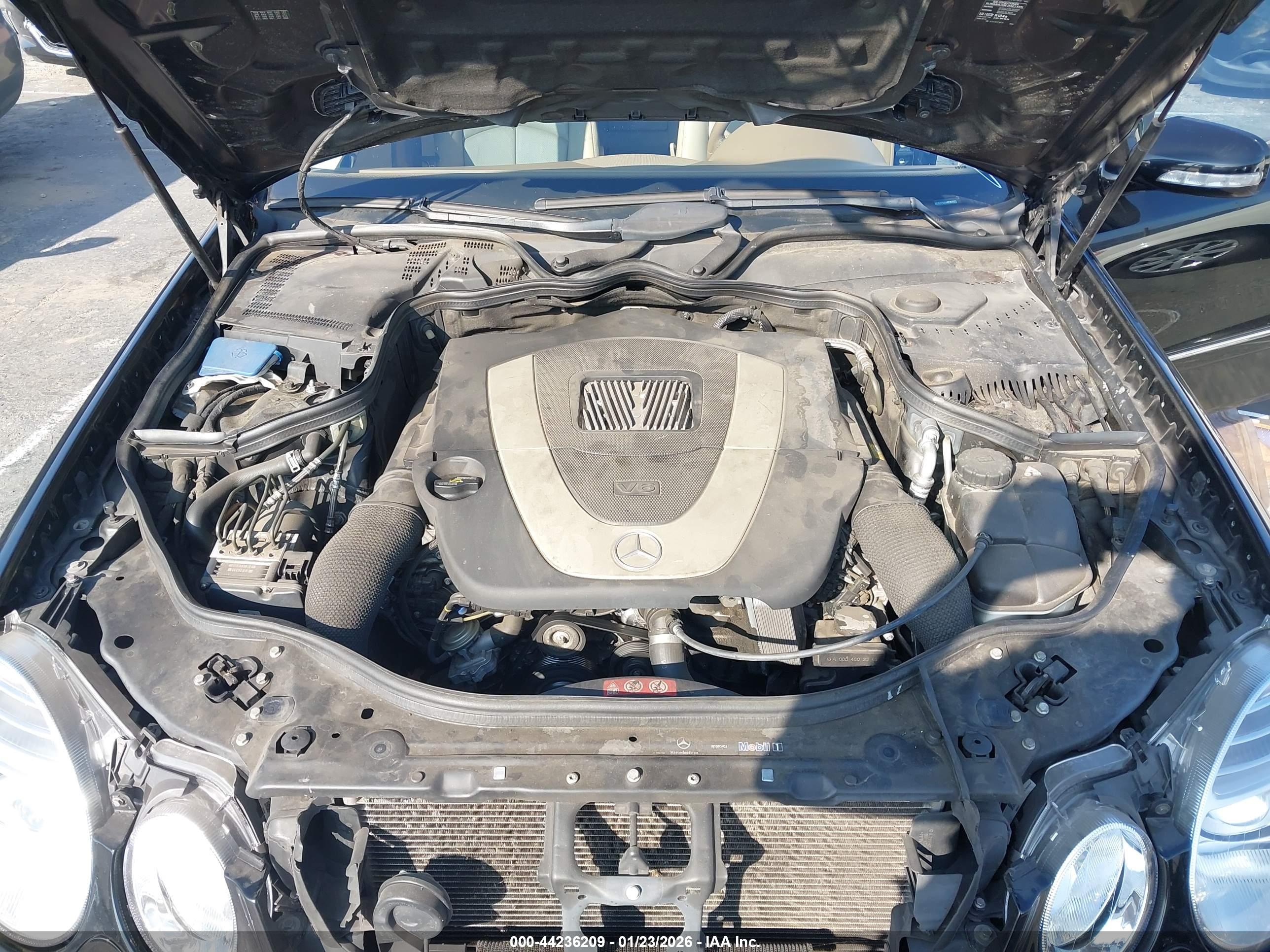 MERCEDES-BENZ E image 10