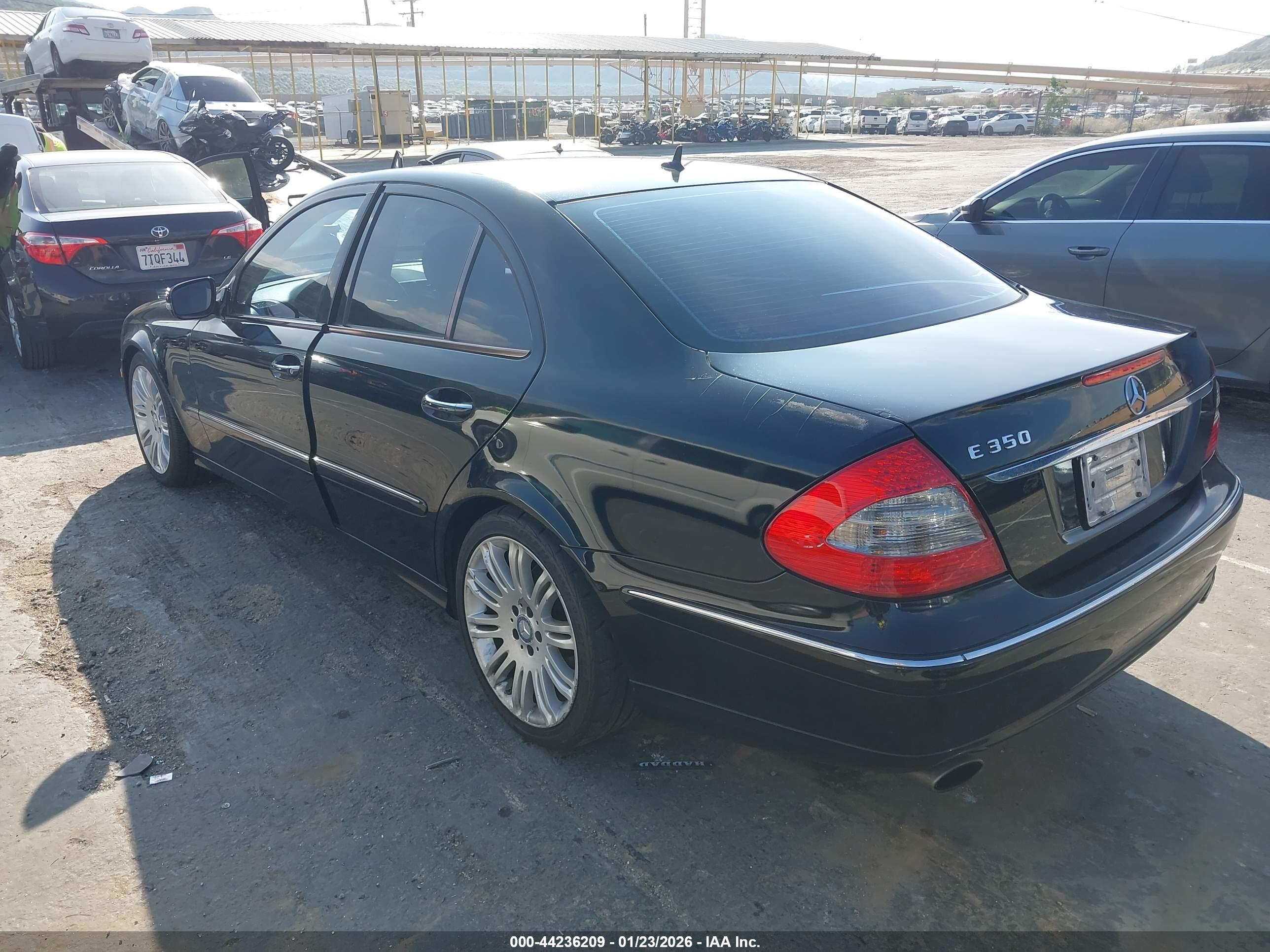 MERCEDES-BENZ E image 3