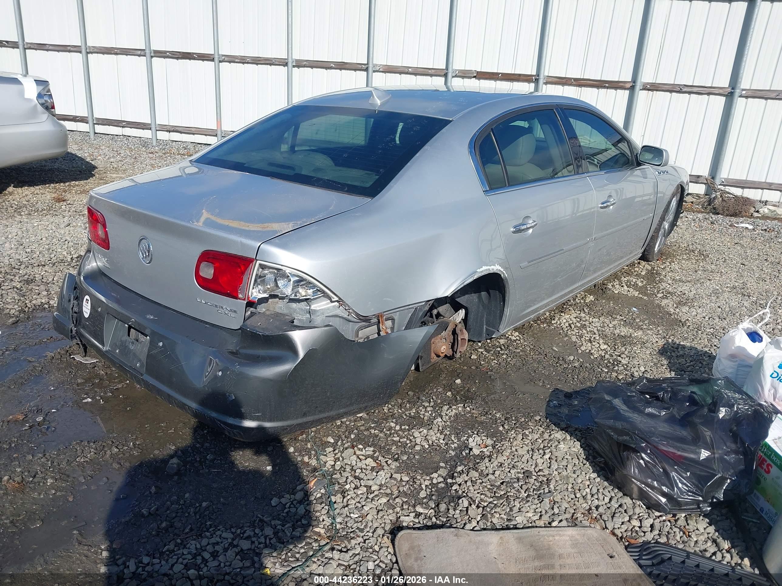 BUICK LUCERNE image 4