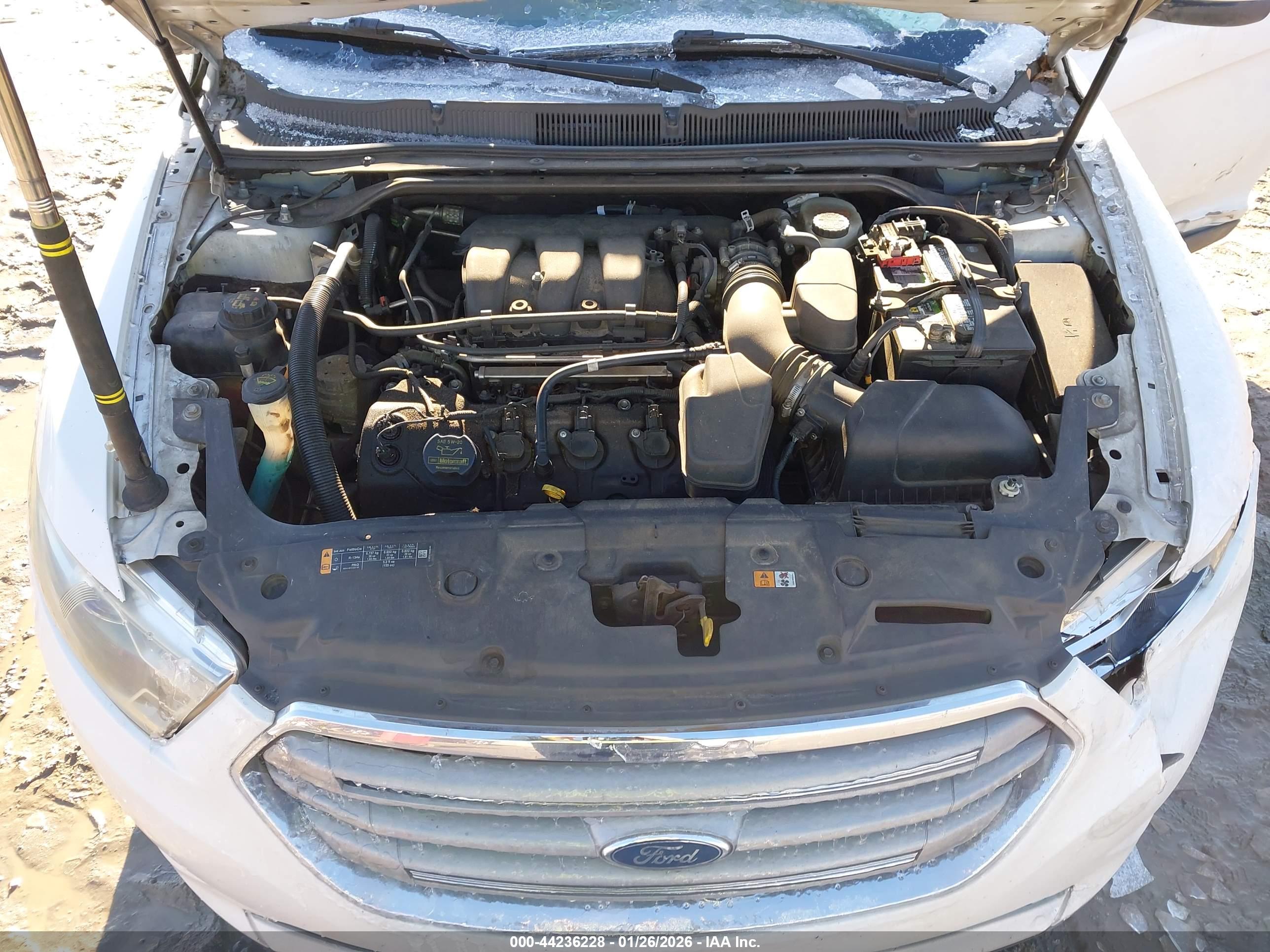 FORD TAURUS image 10