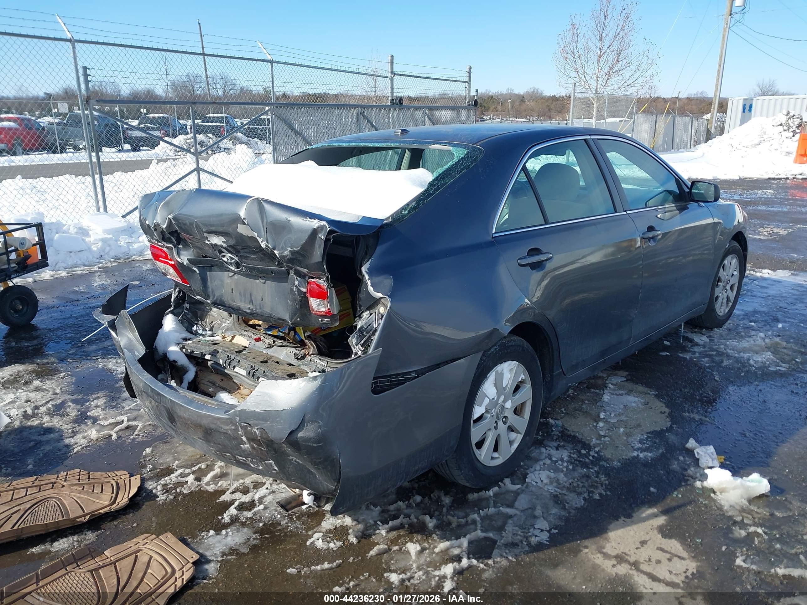 TOYOTA CAMRY image 4