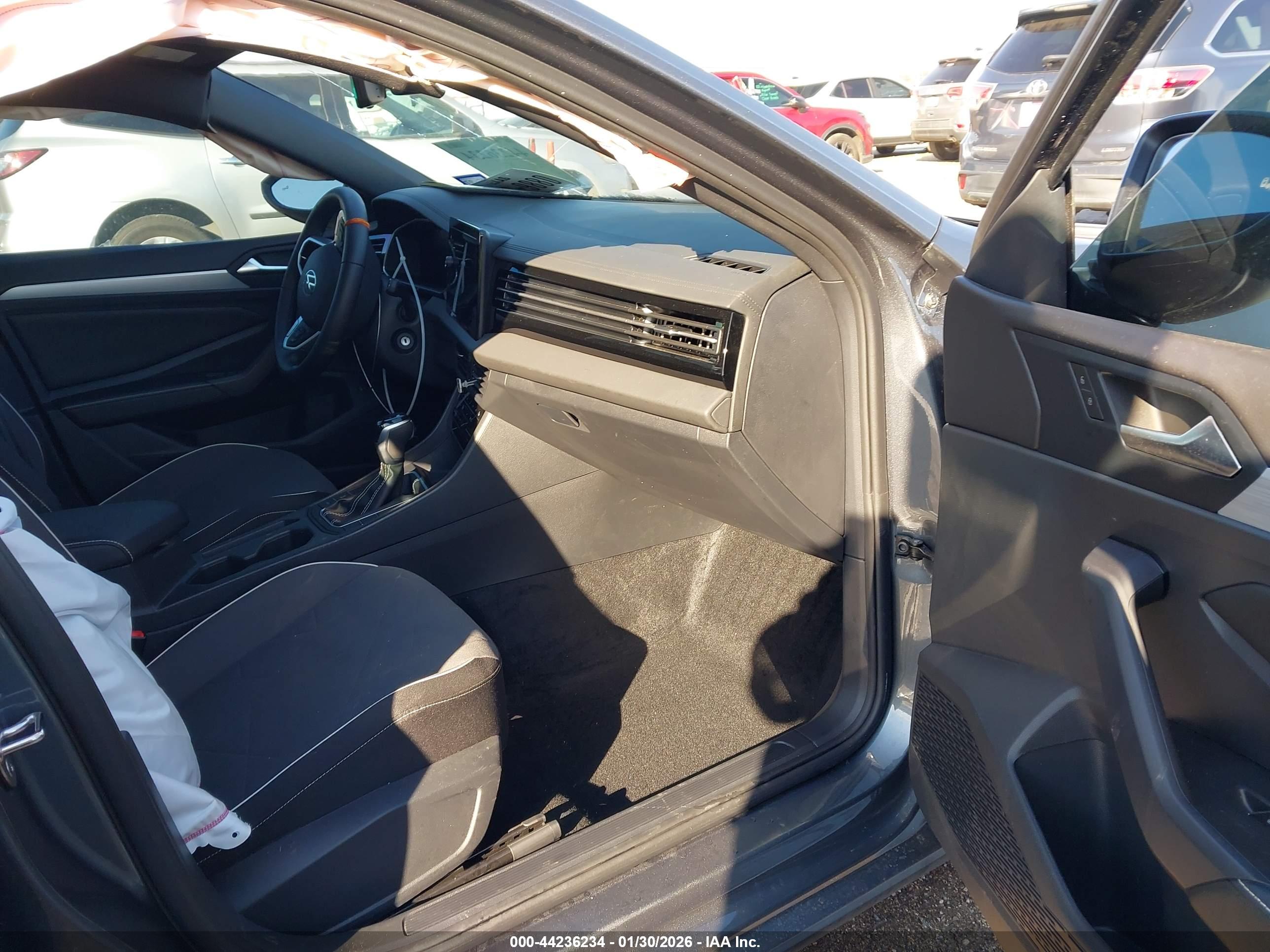 VOLKSWAGEN JETTA image 5