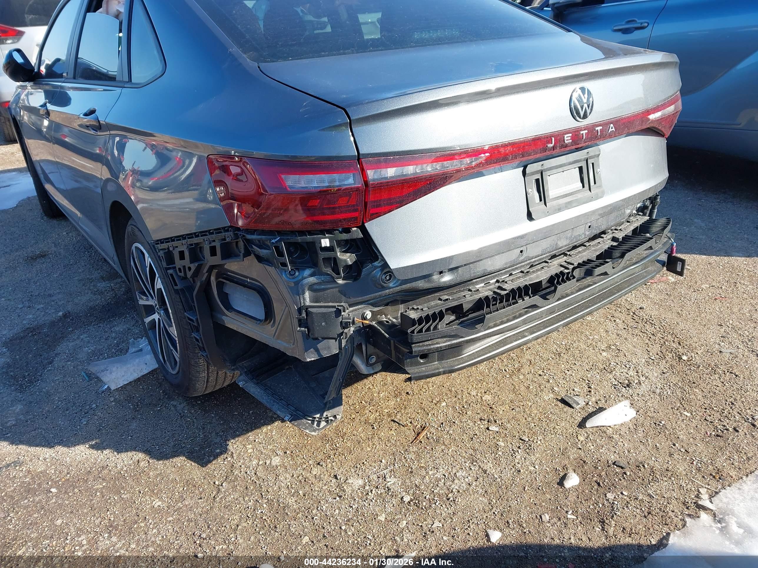 VOLKSWAGEN JETTA image 6