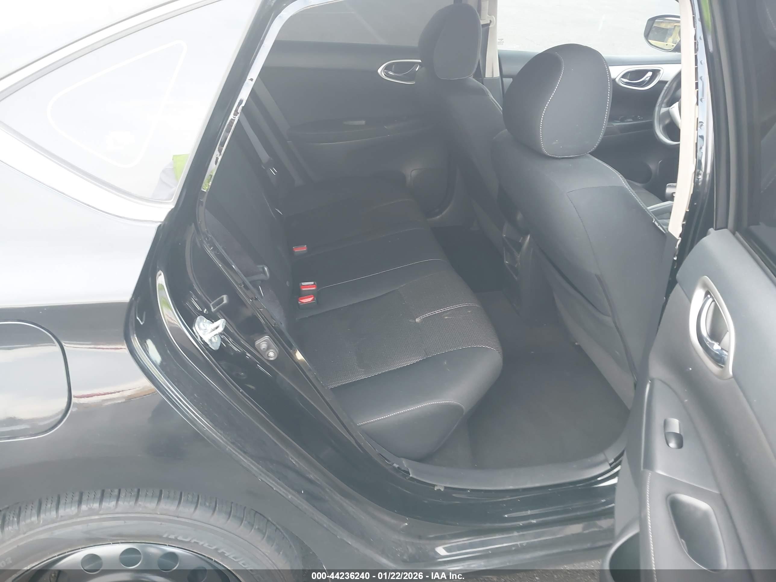 NISSAN SENTRA image 8