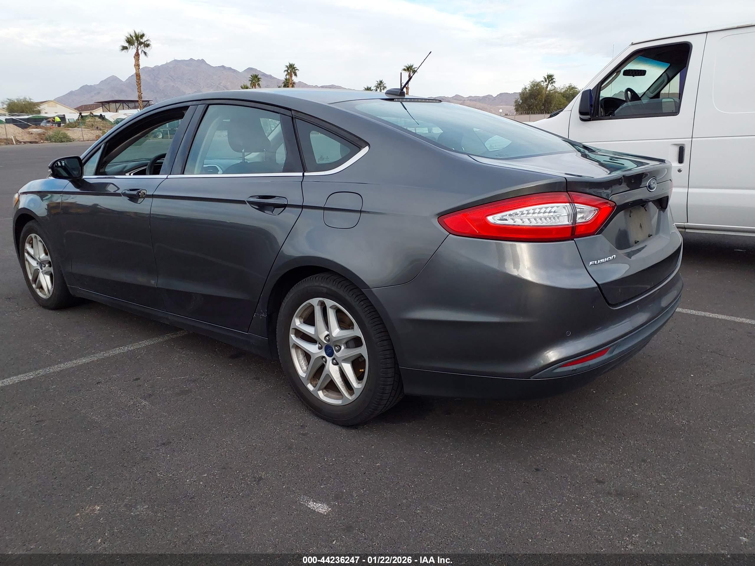FORD FUSION image 3