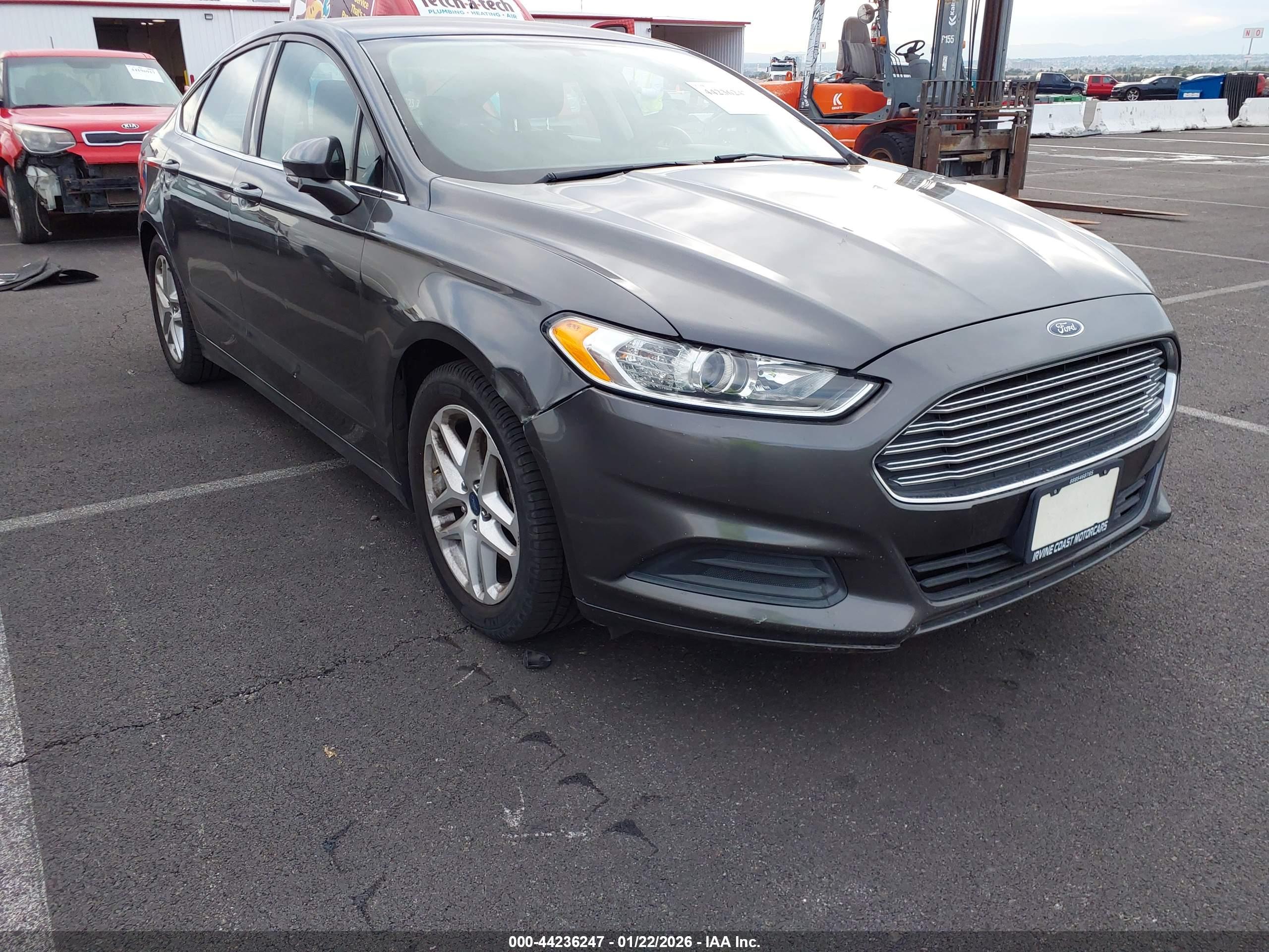 FORD FUSION image 6