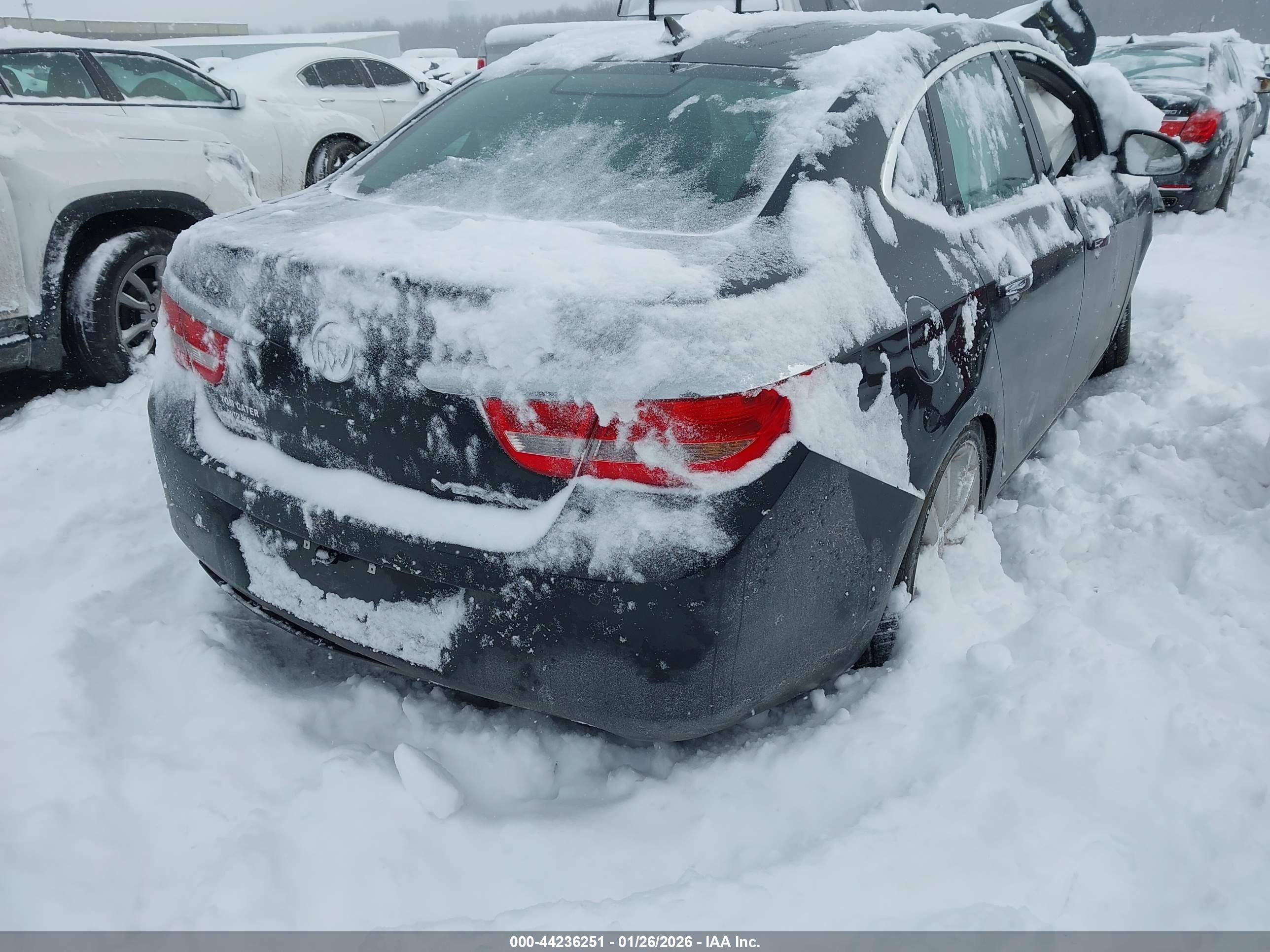 BUICK VERANO image 4
