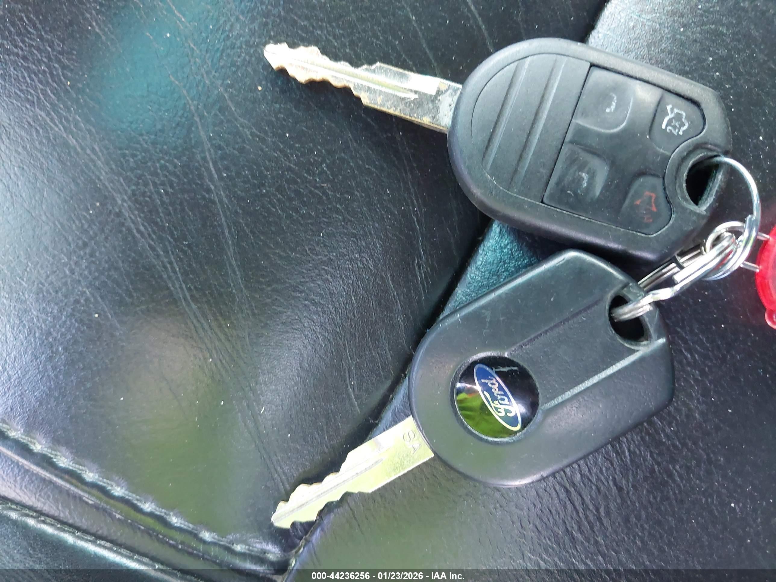 FORD EXPLORER image 11