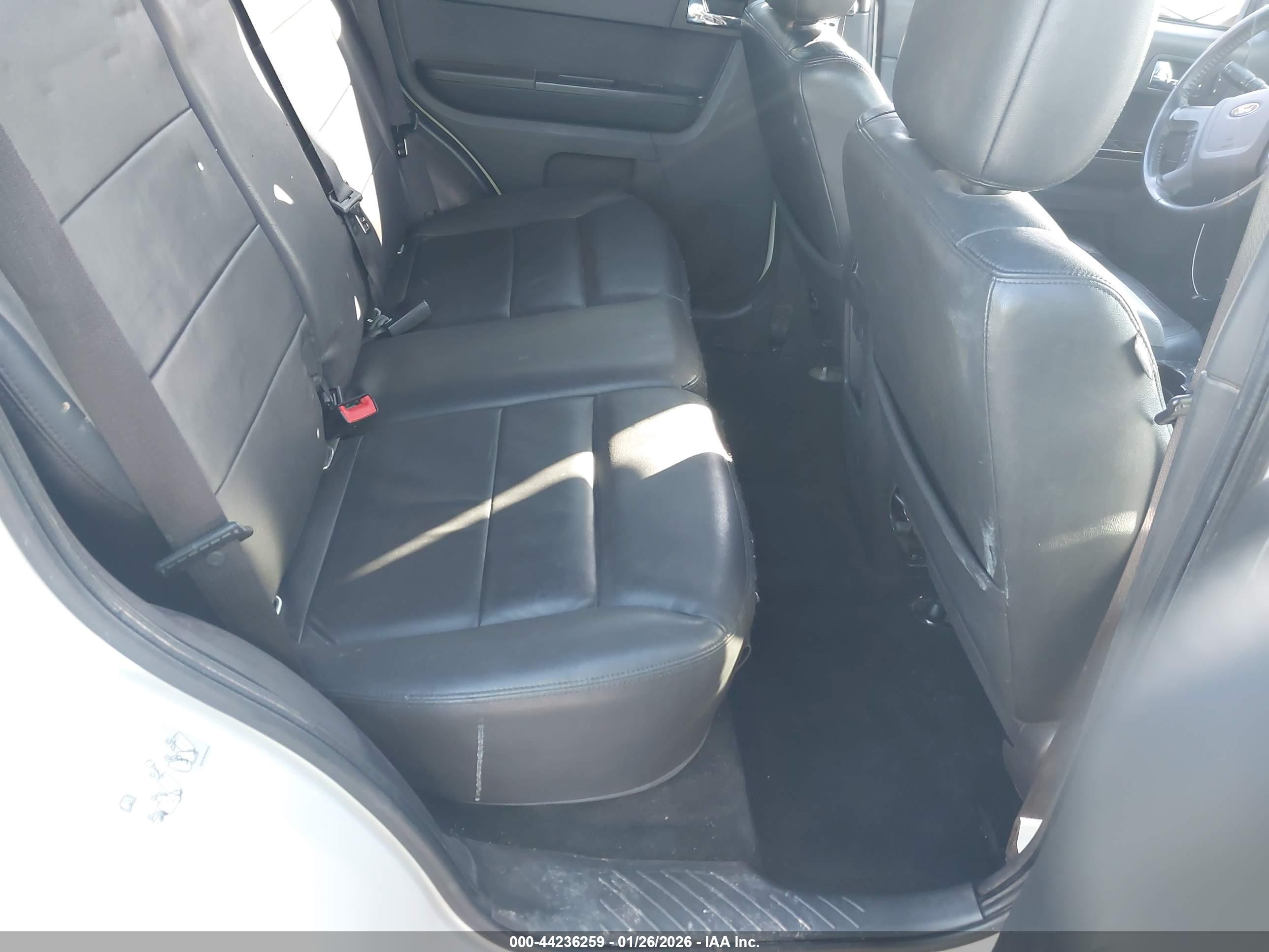 FORD ESCAPE image 8