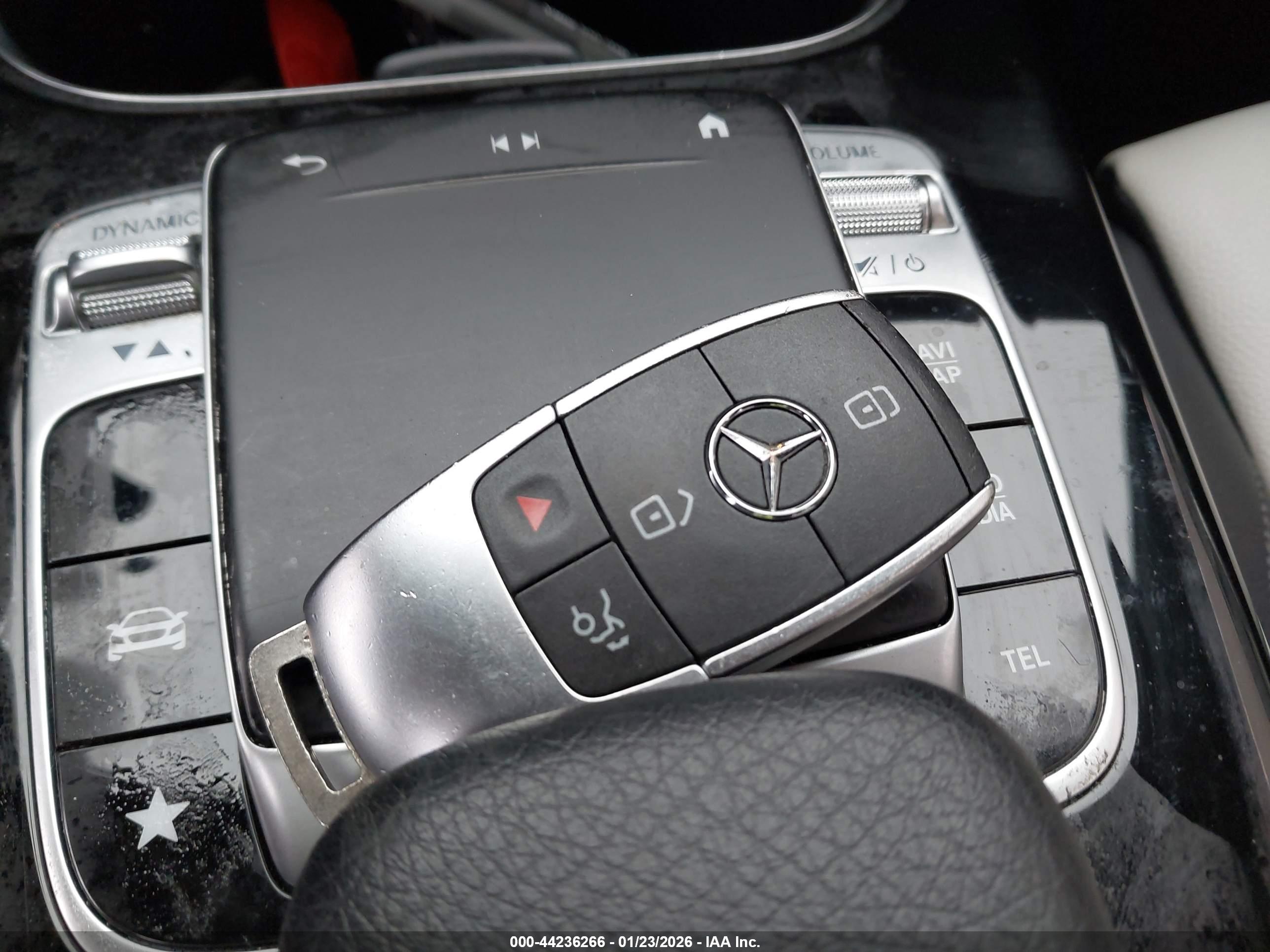 MERCEDES-BENZ A image 11