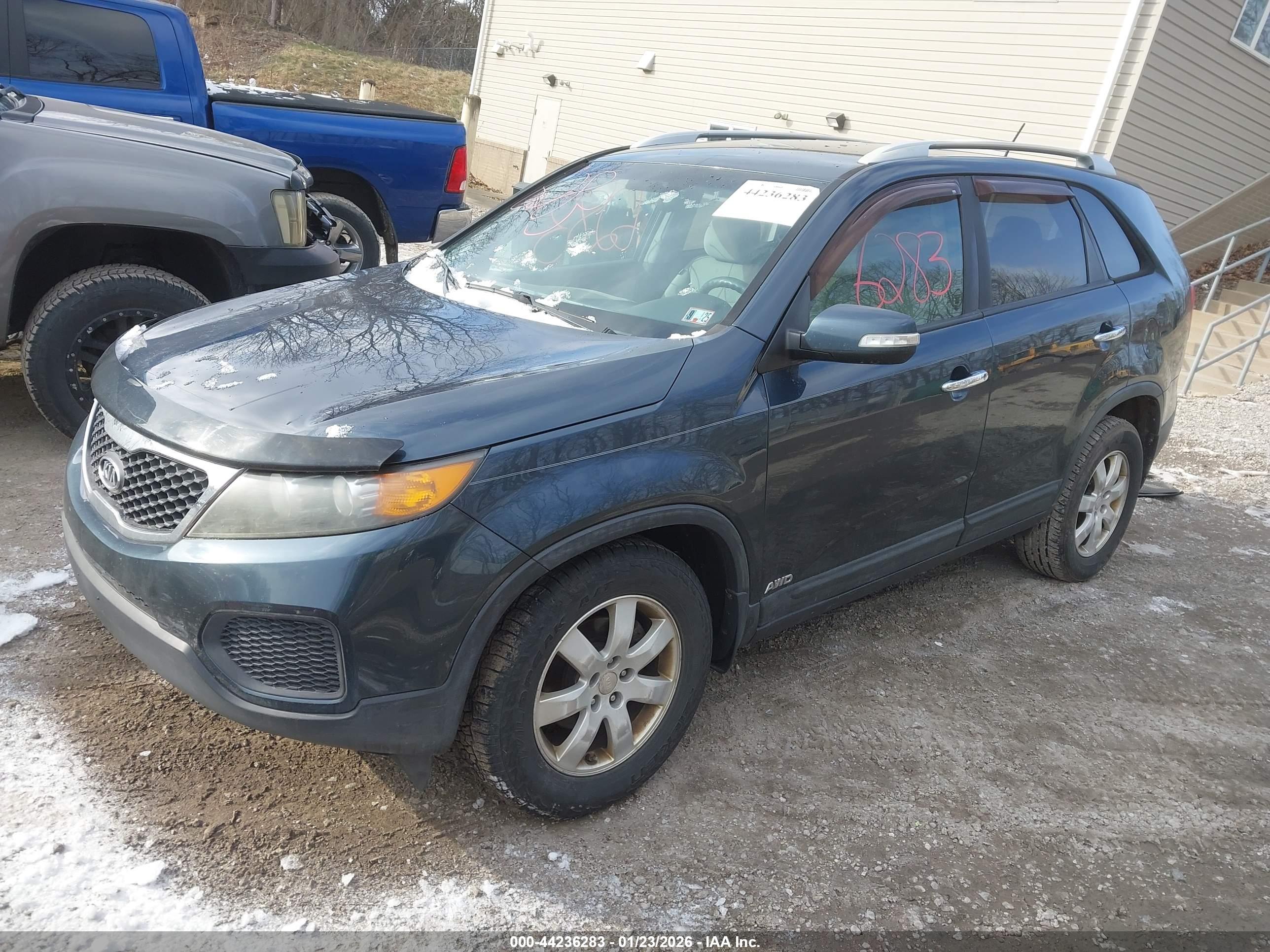 KIA SORENTO image 2