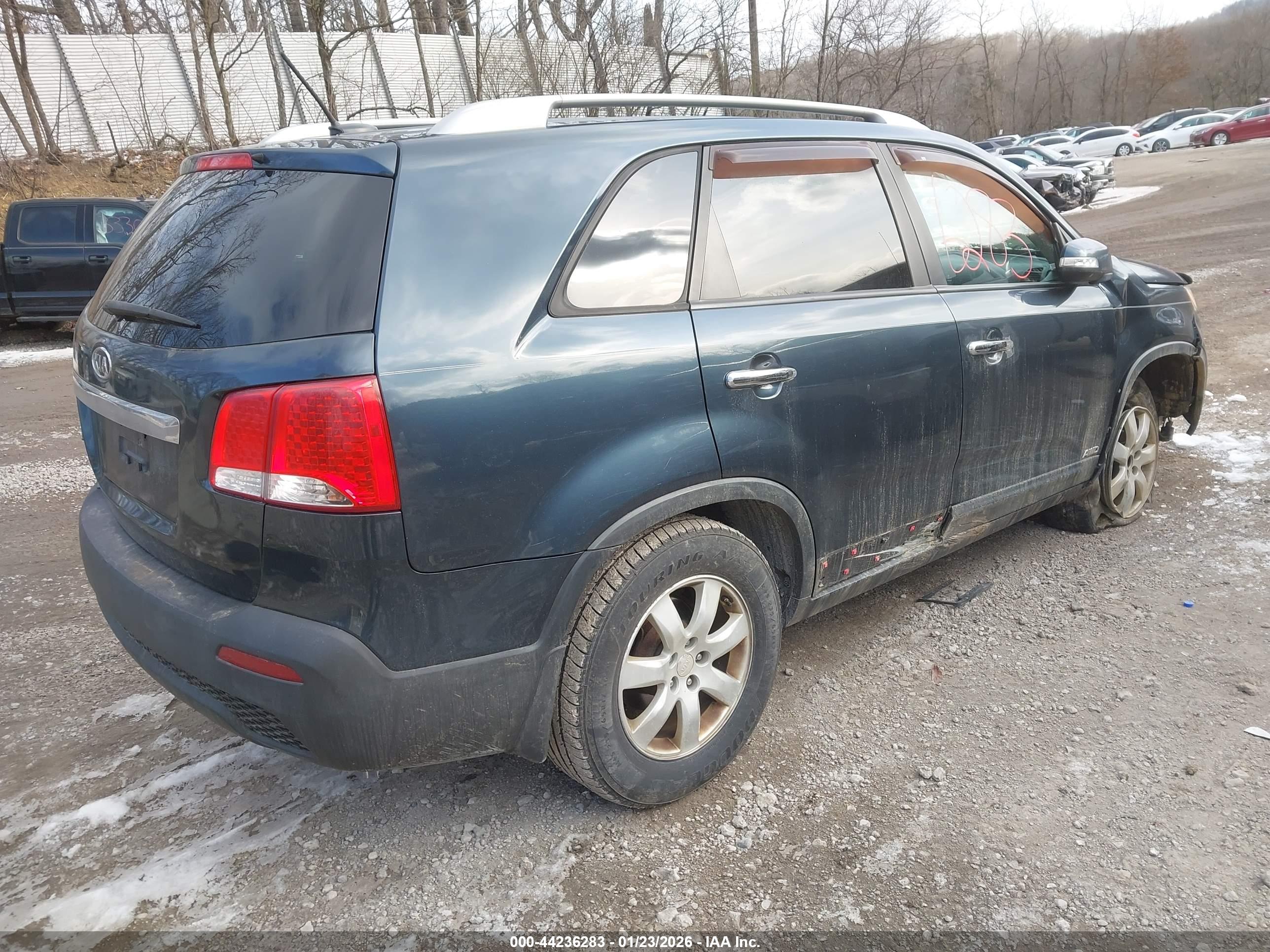 KIA SORENTO image 4