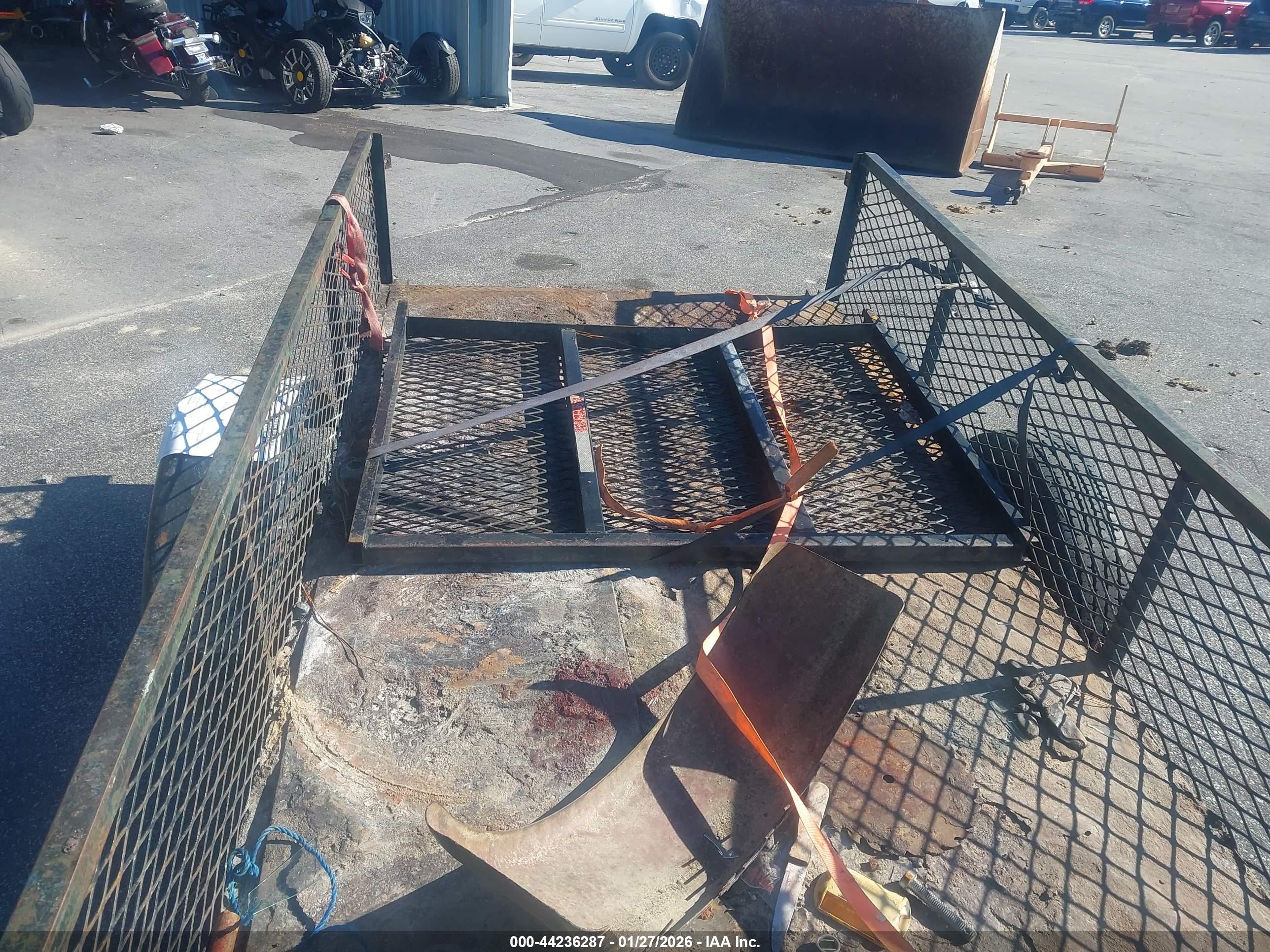 OPEN TRAILER image 8