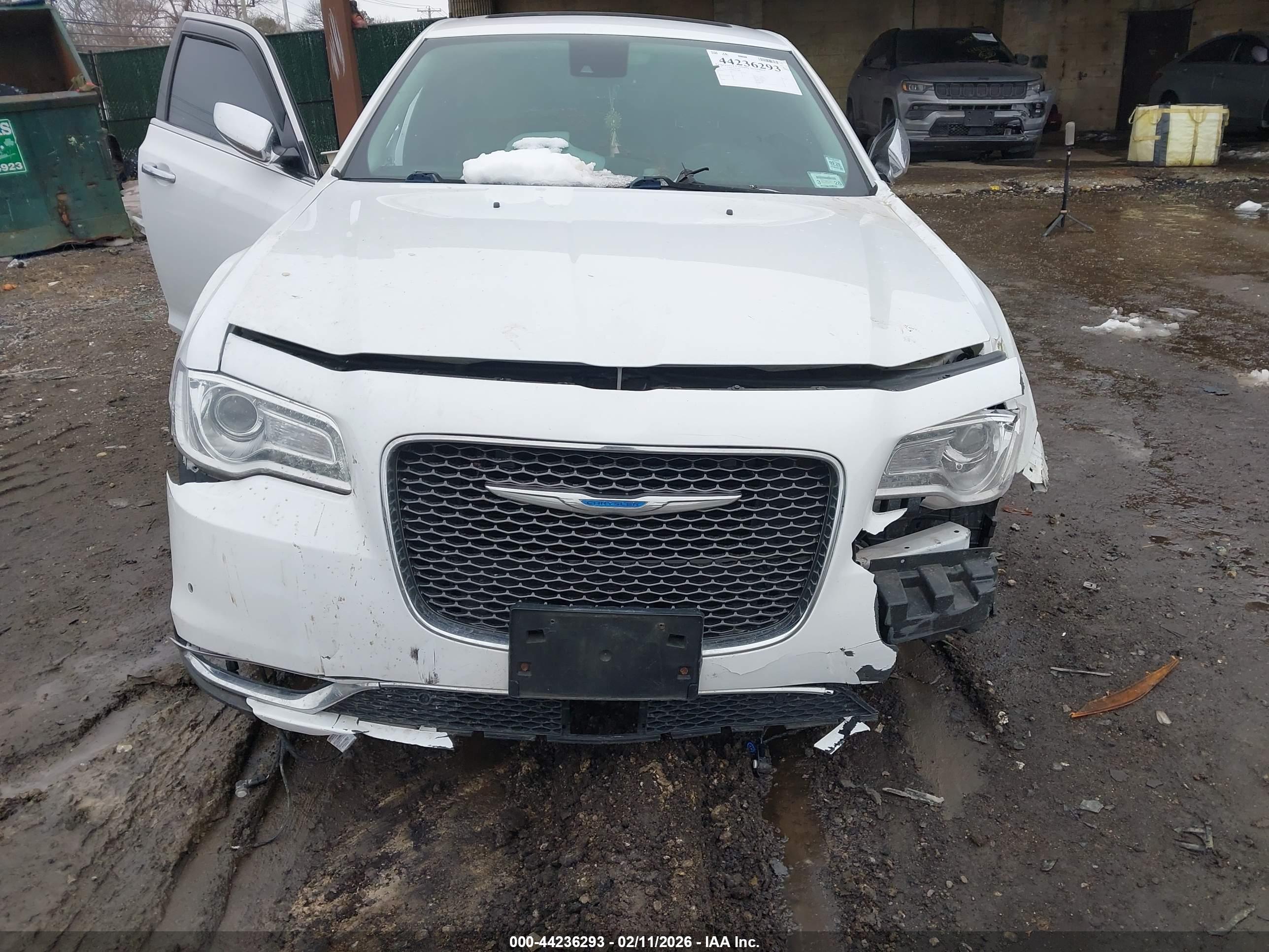 CHRYSLER 300C image 6