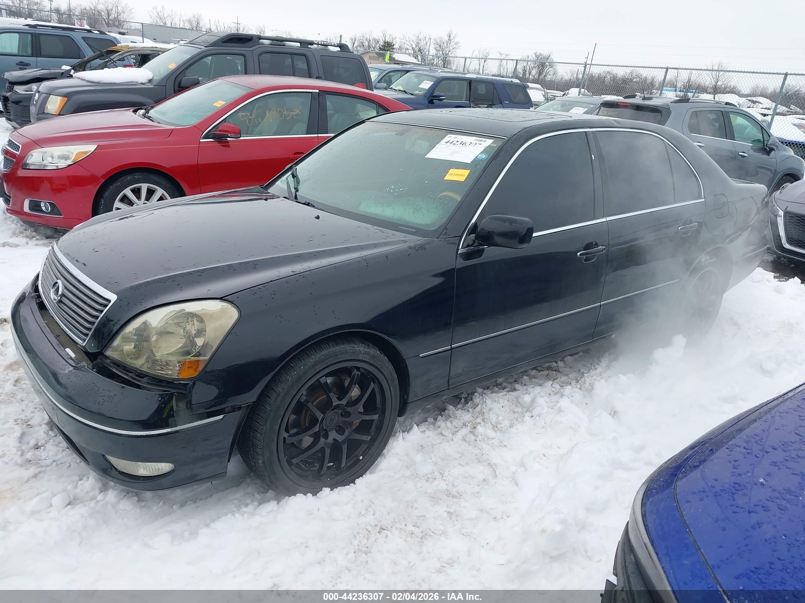 LEXUS LS image 2
