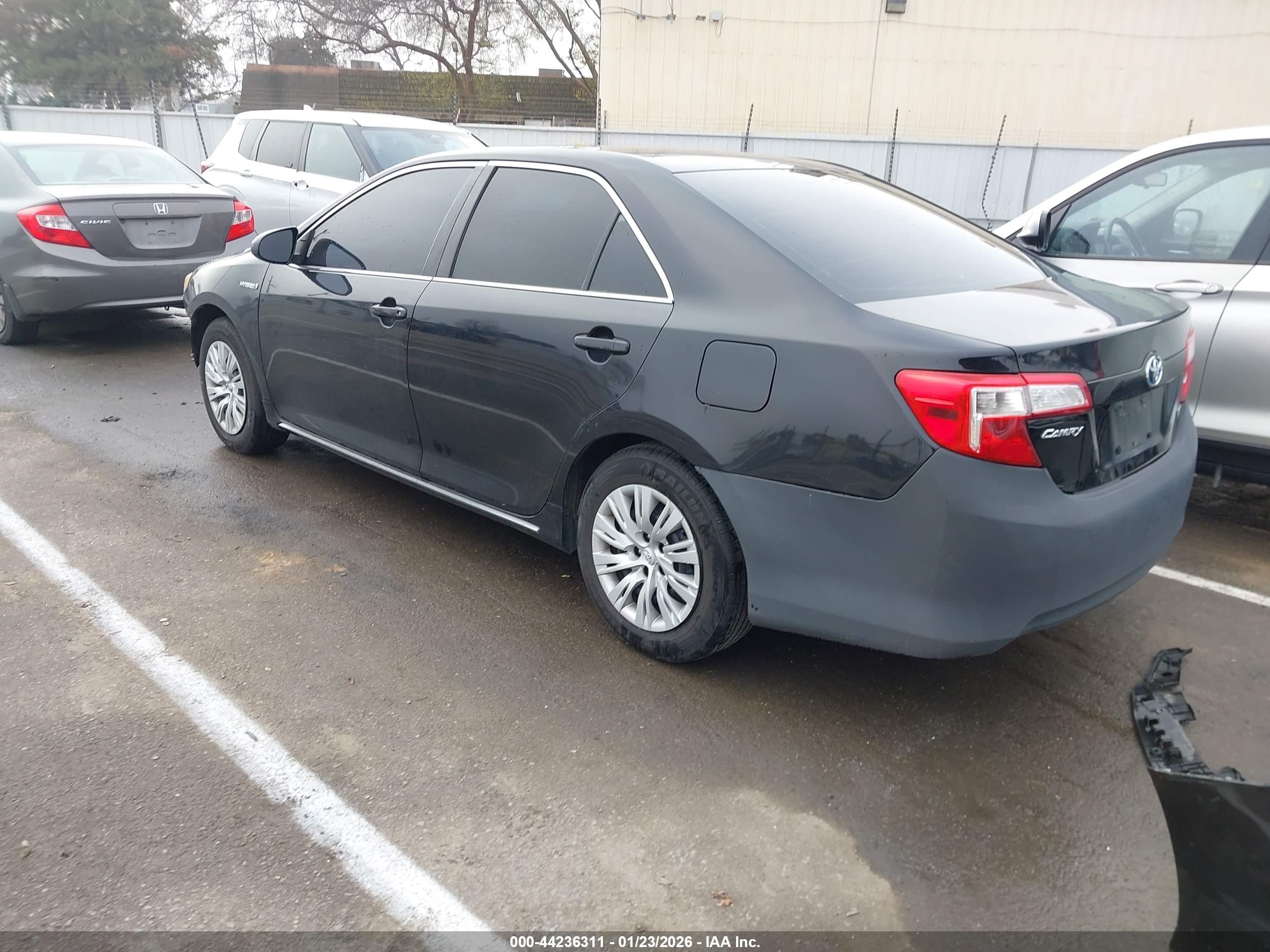 TOYOTA CAMRY image 3