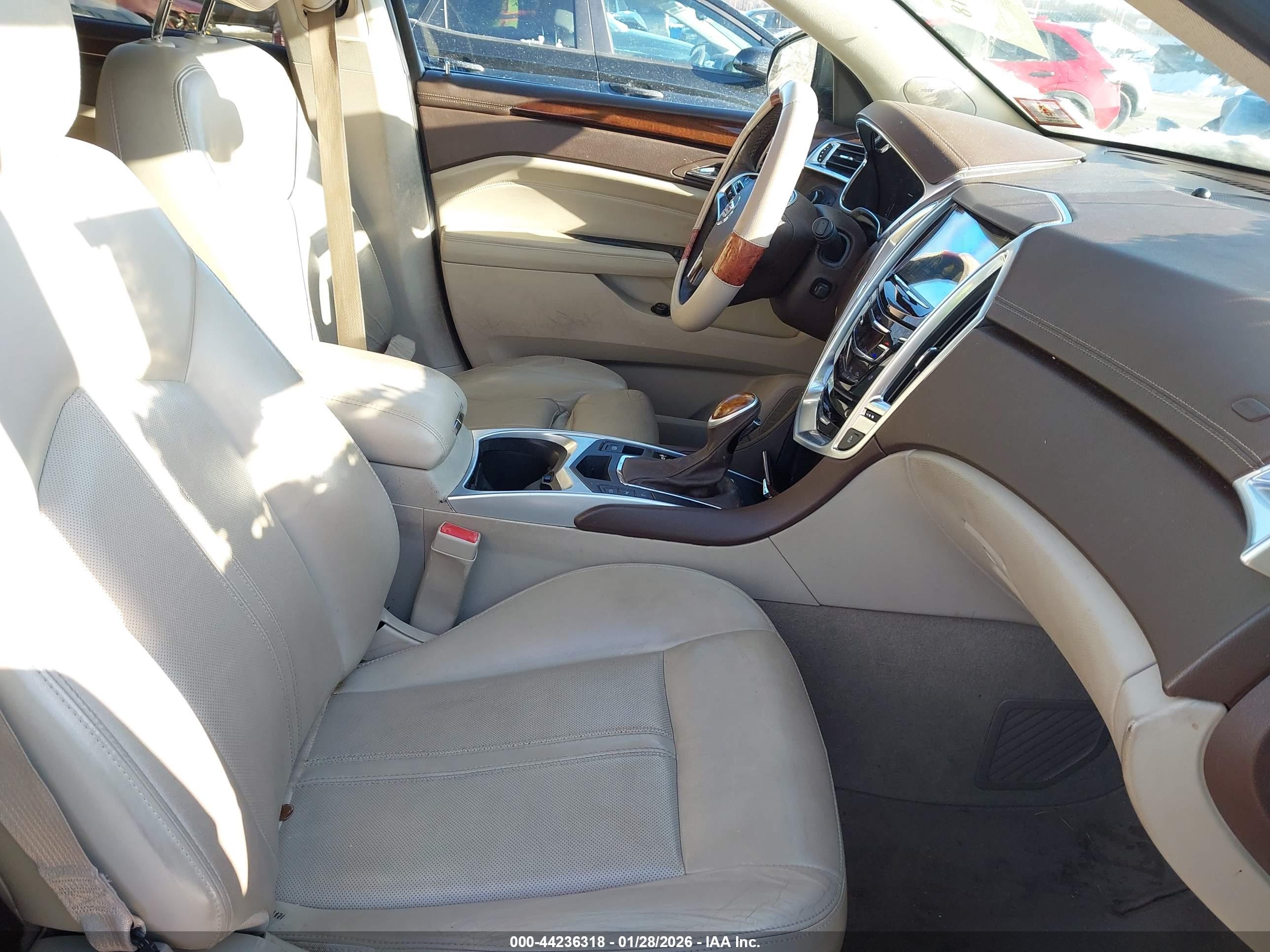 CADILLAC SRX image 5