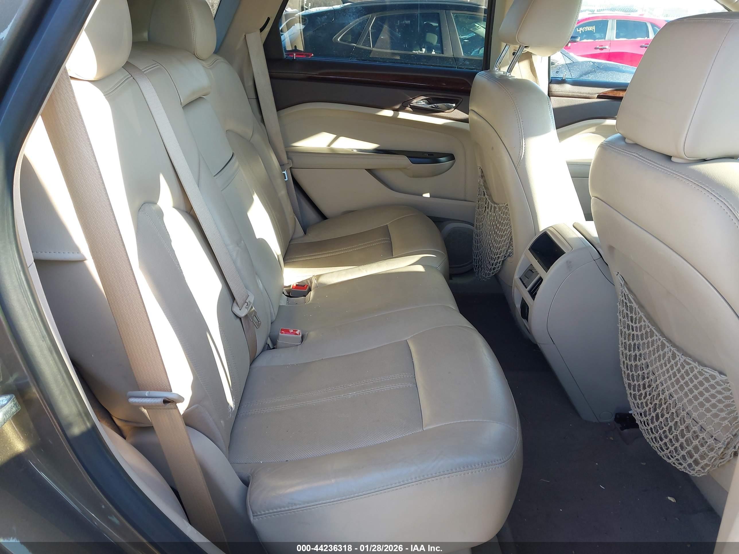 CADILLAC SRX image 8