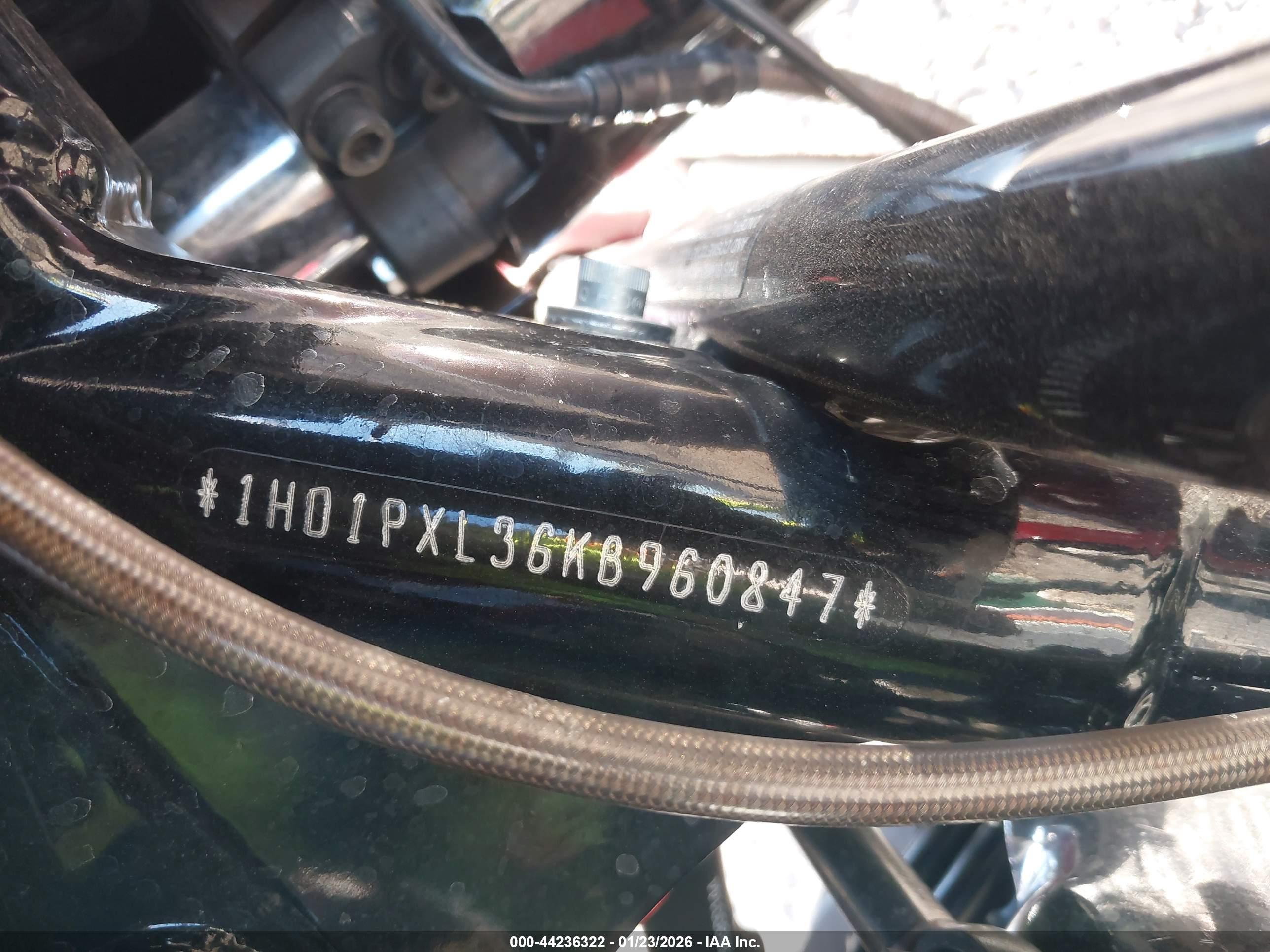 HARLEY-DAVIDSON FLHXSE image 10