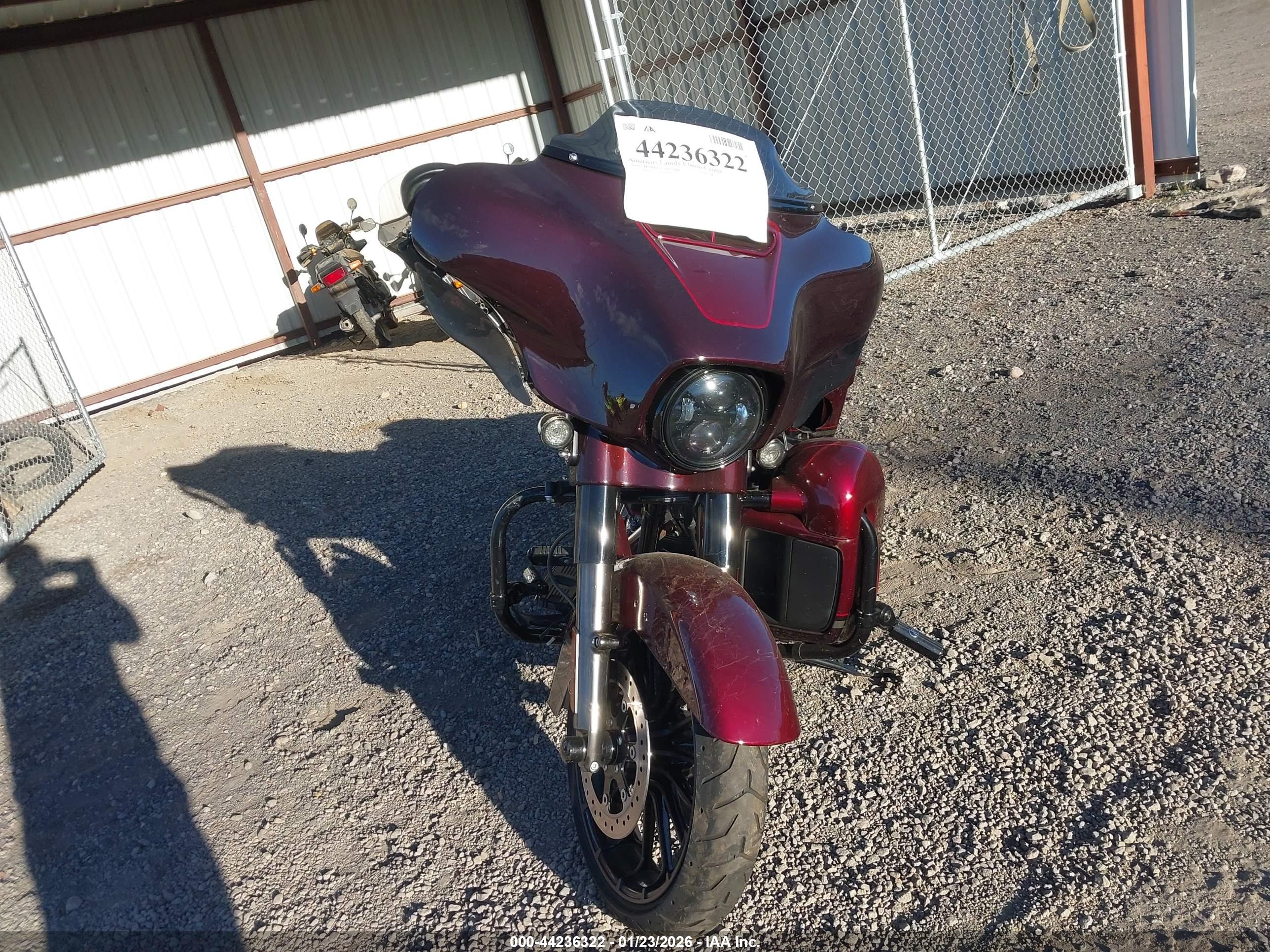 HARLEY-DAVIDSON FLHXSE image 5