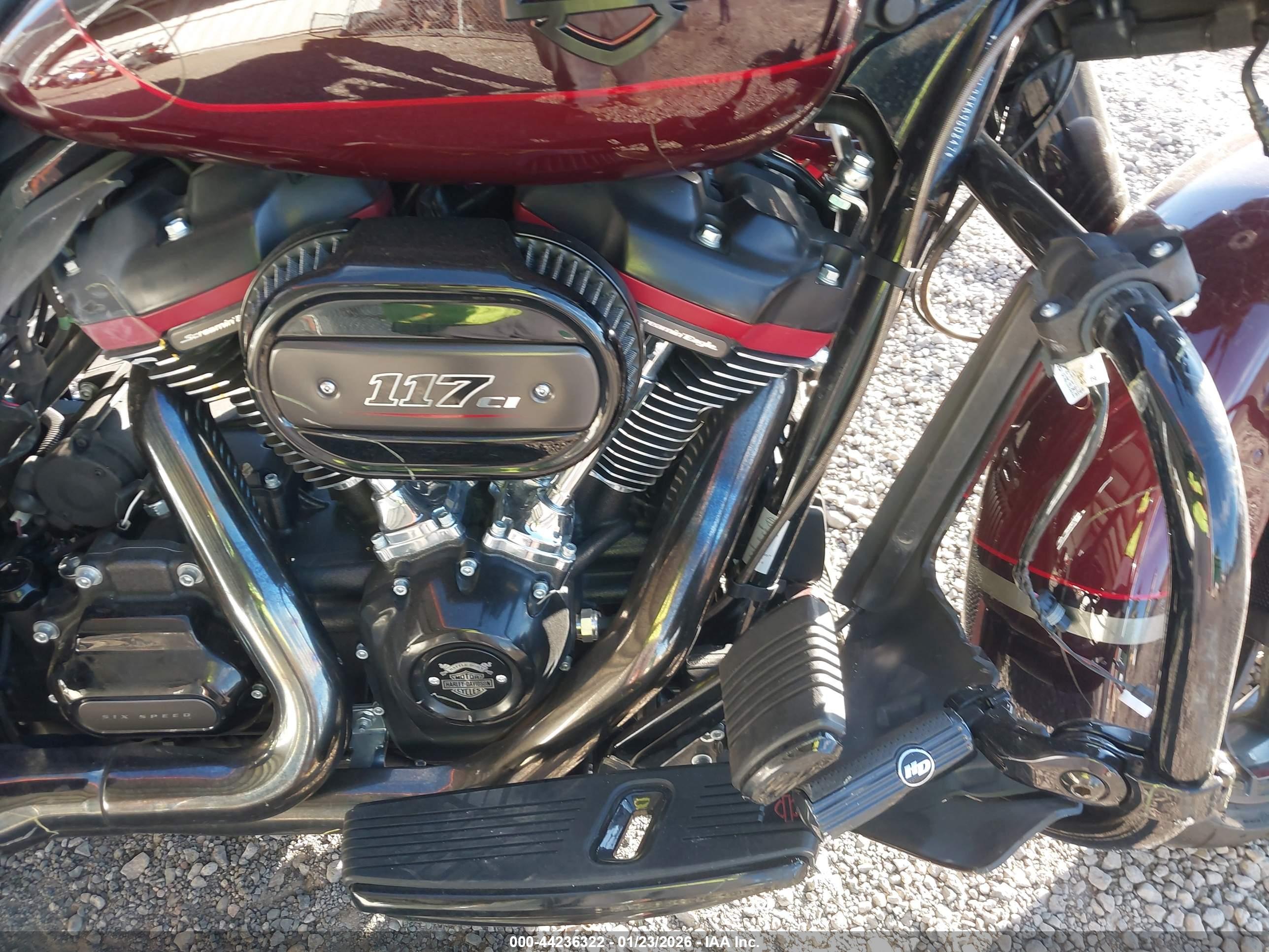 HARLEY-DAVIDSON FLHXSE image 8