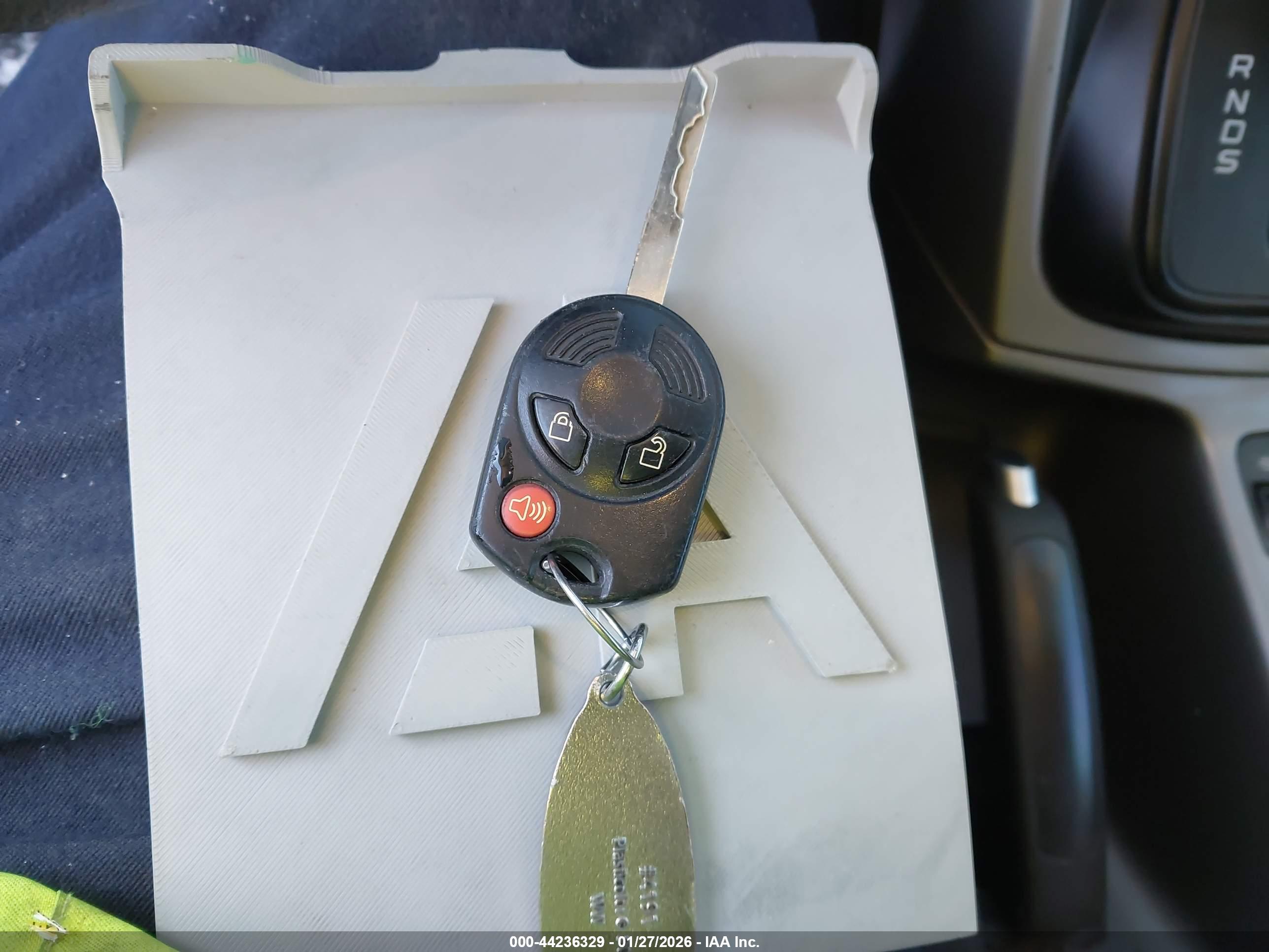 FORD ESCAPE image 11