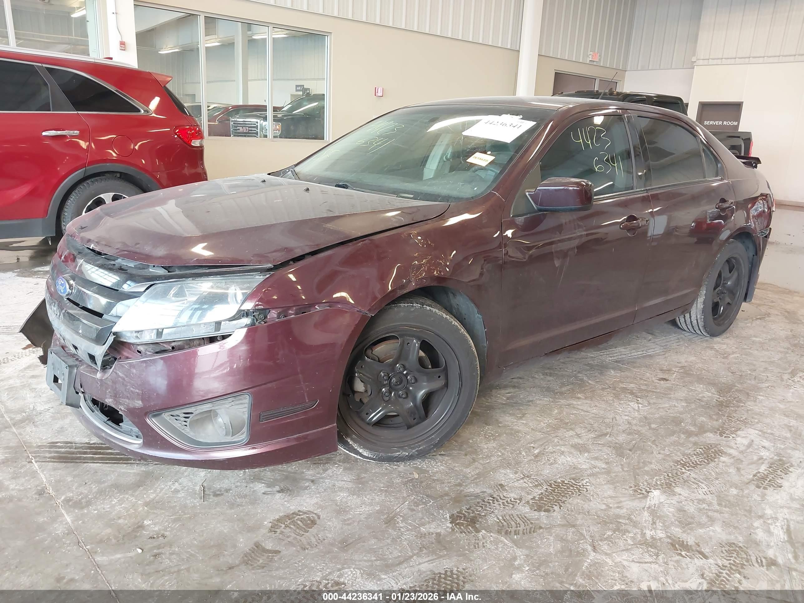 FORD FUSION image 2