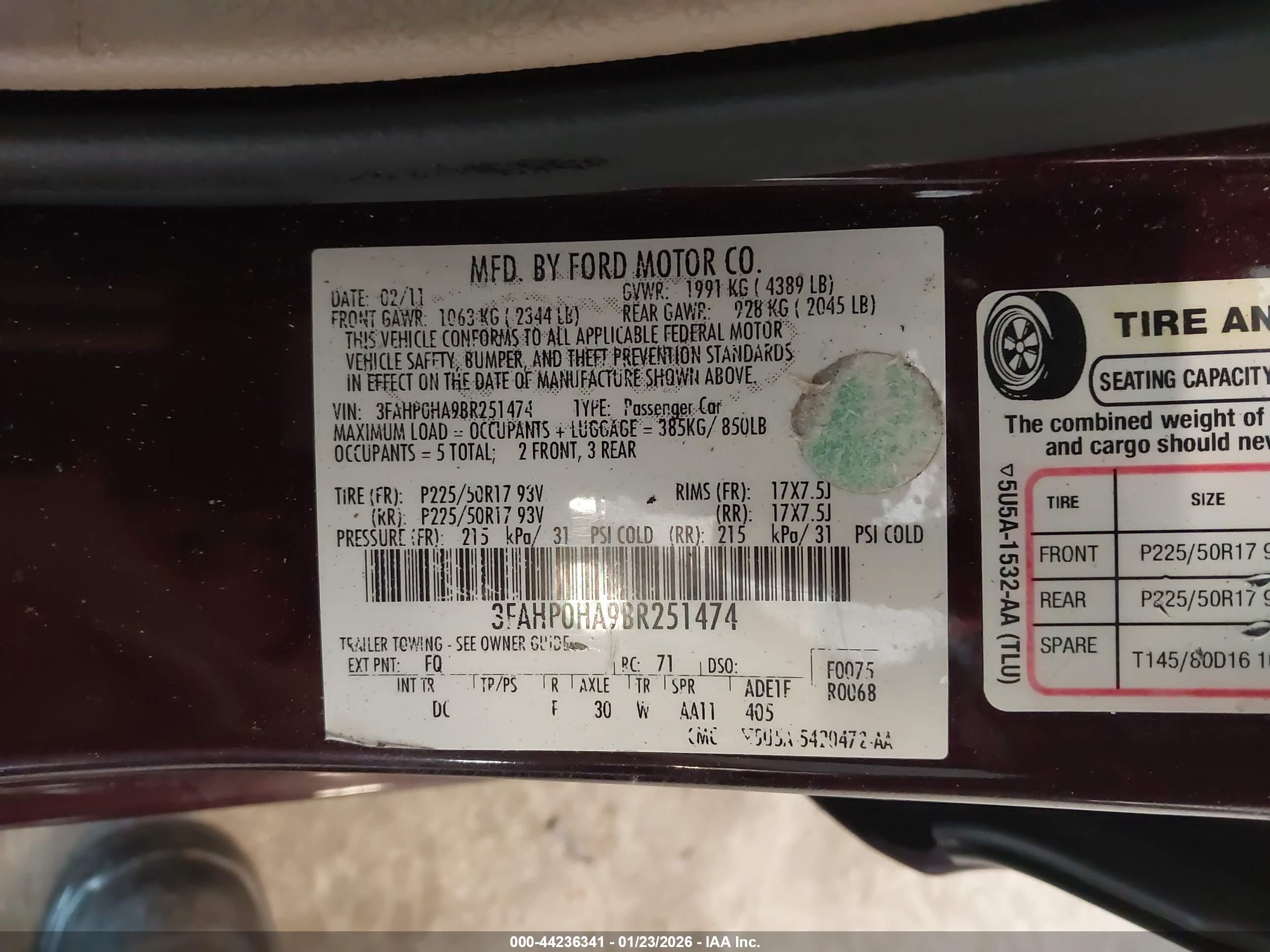 FORD FUSION image 9