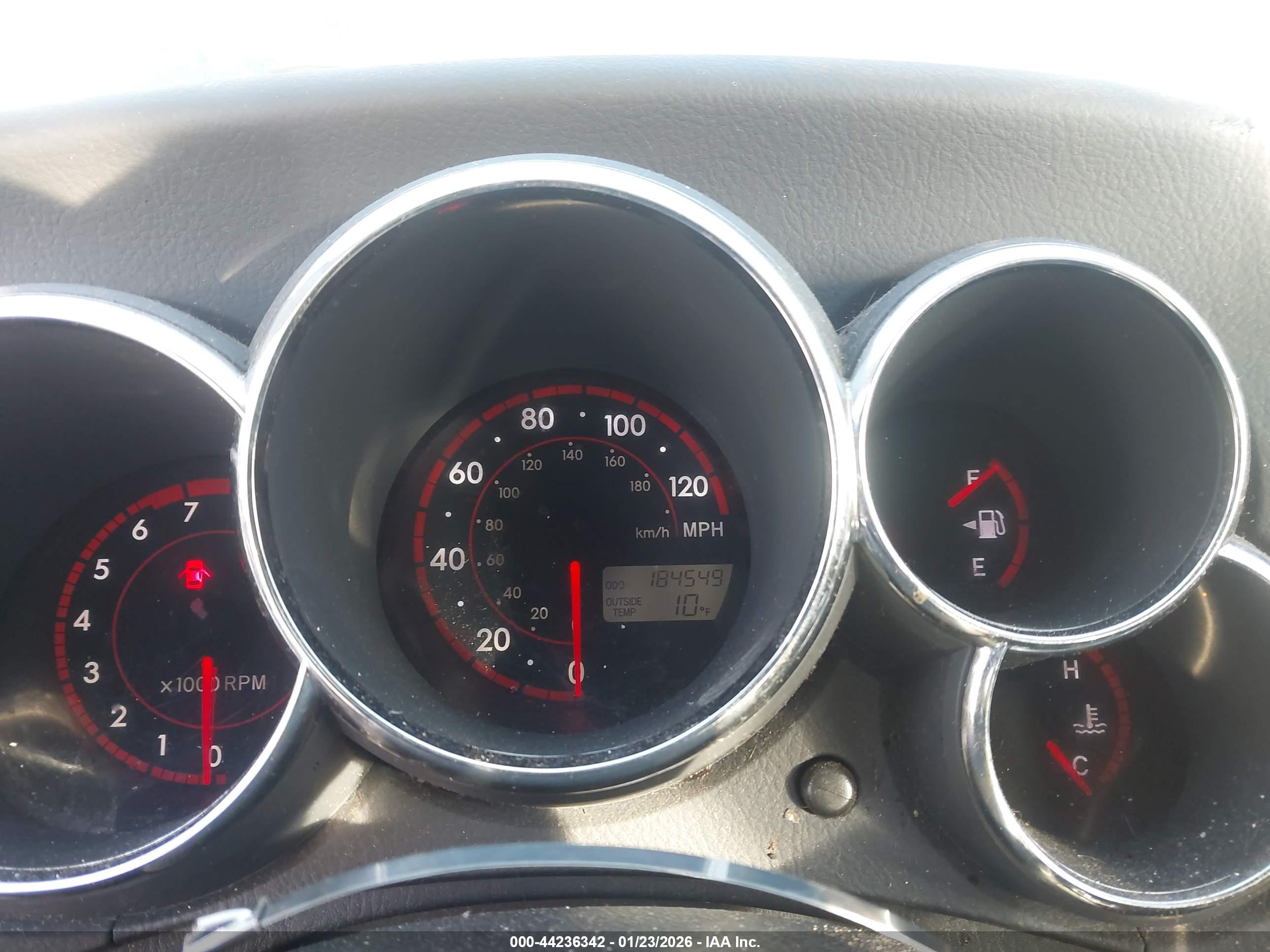 PONTIAC VIBE image 7