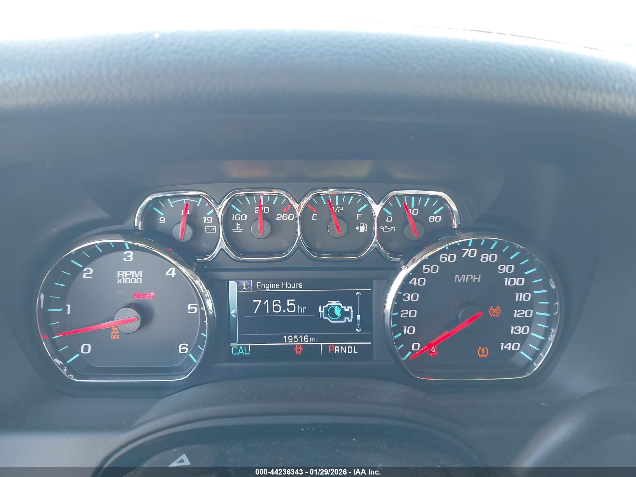 CHEVROLET SUBURBAN image 7