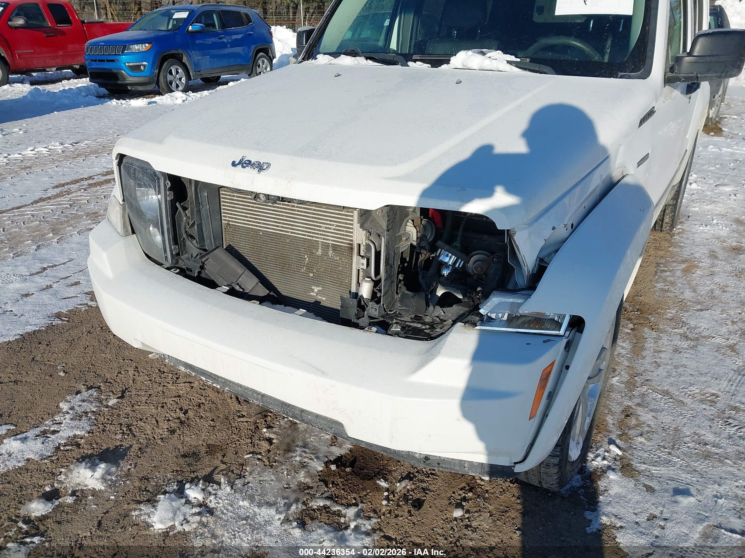 JEEP LIBERTY image 6