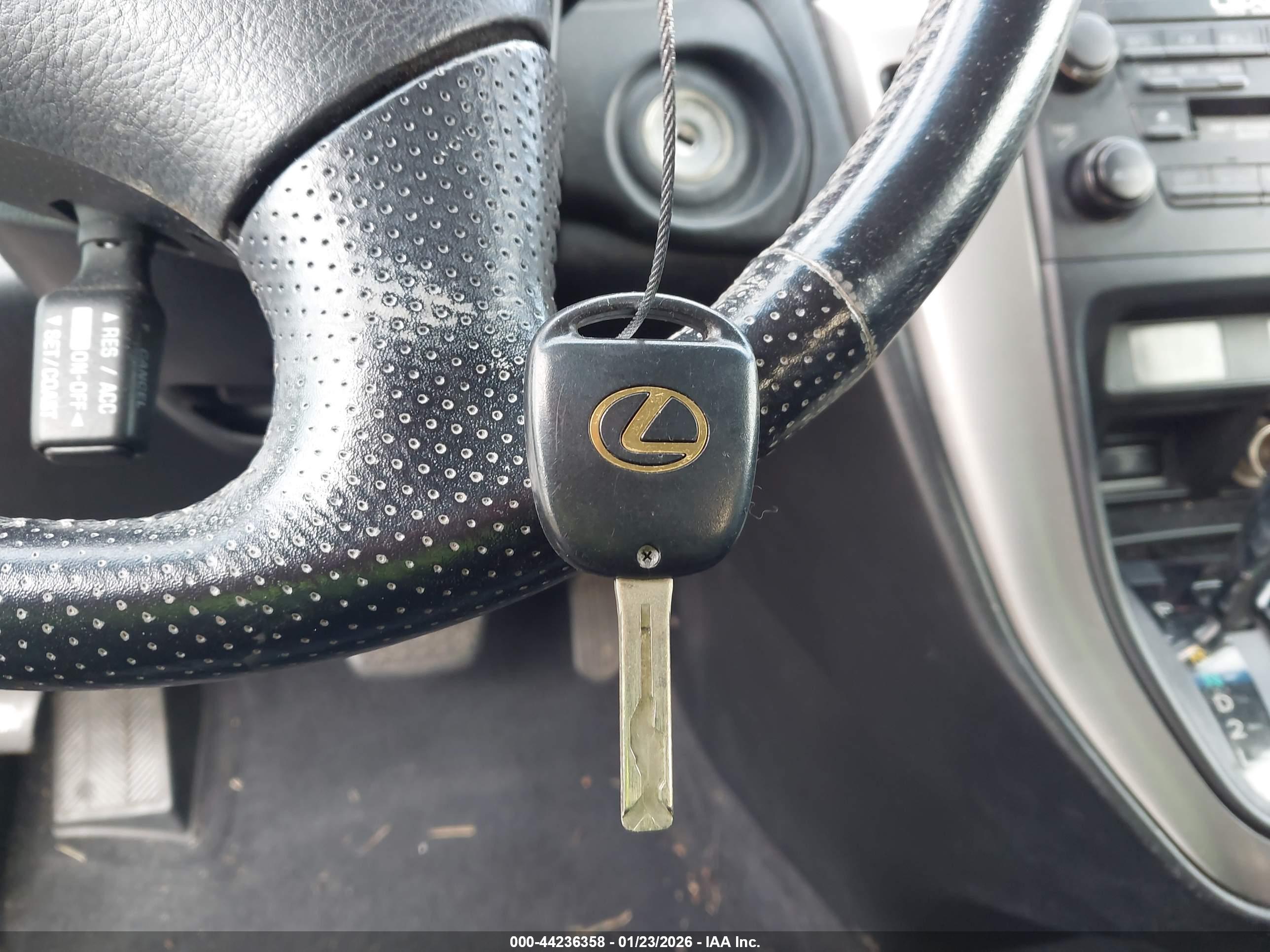 LEXUS RX image 11