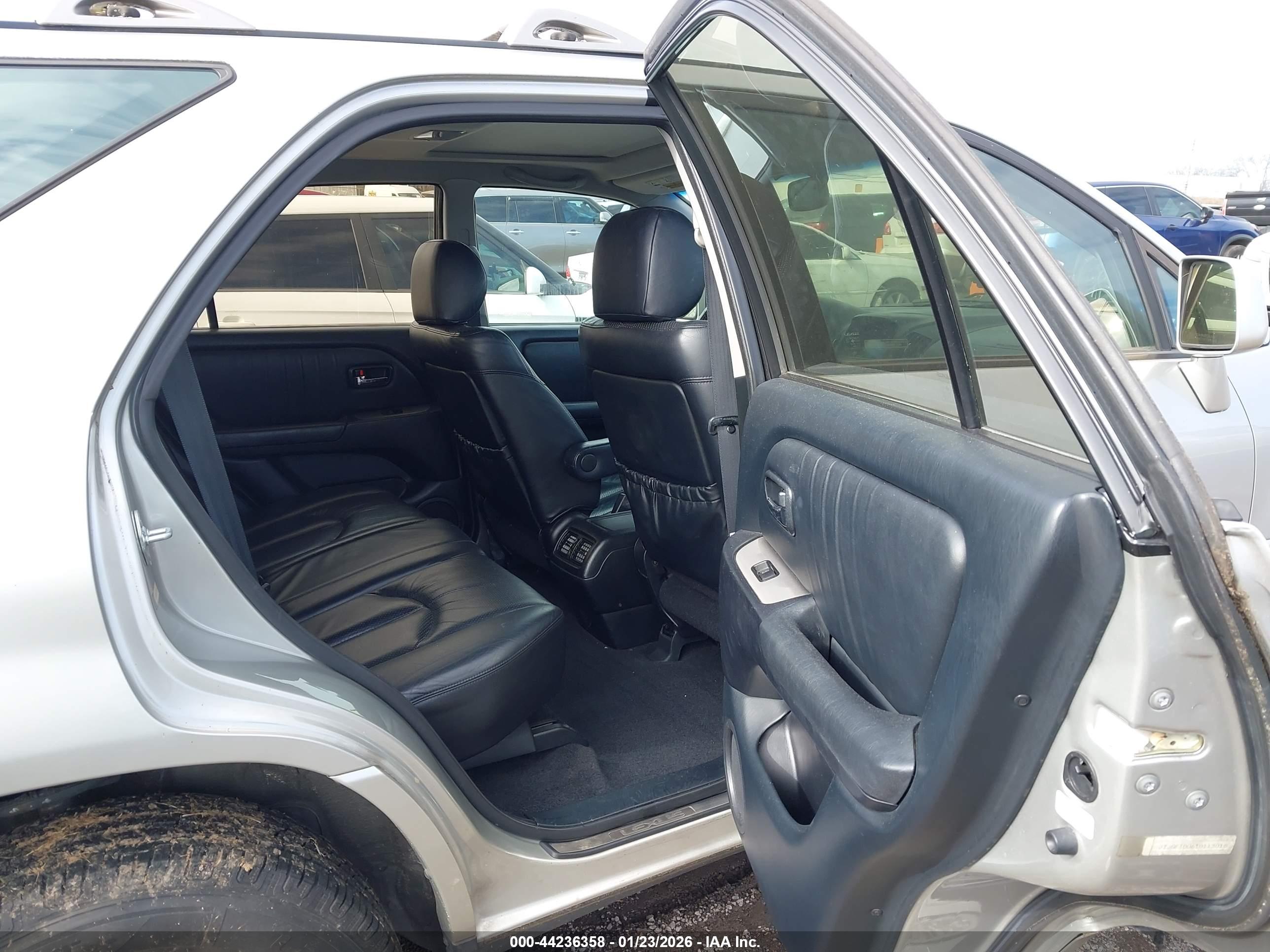 LEXUS RX image 8