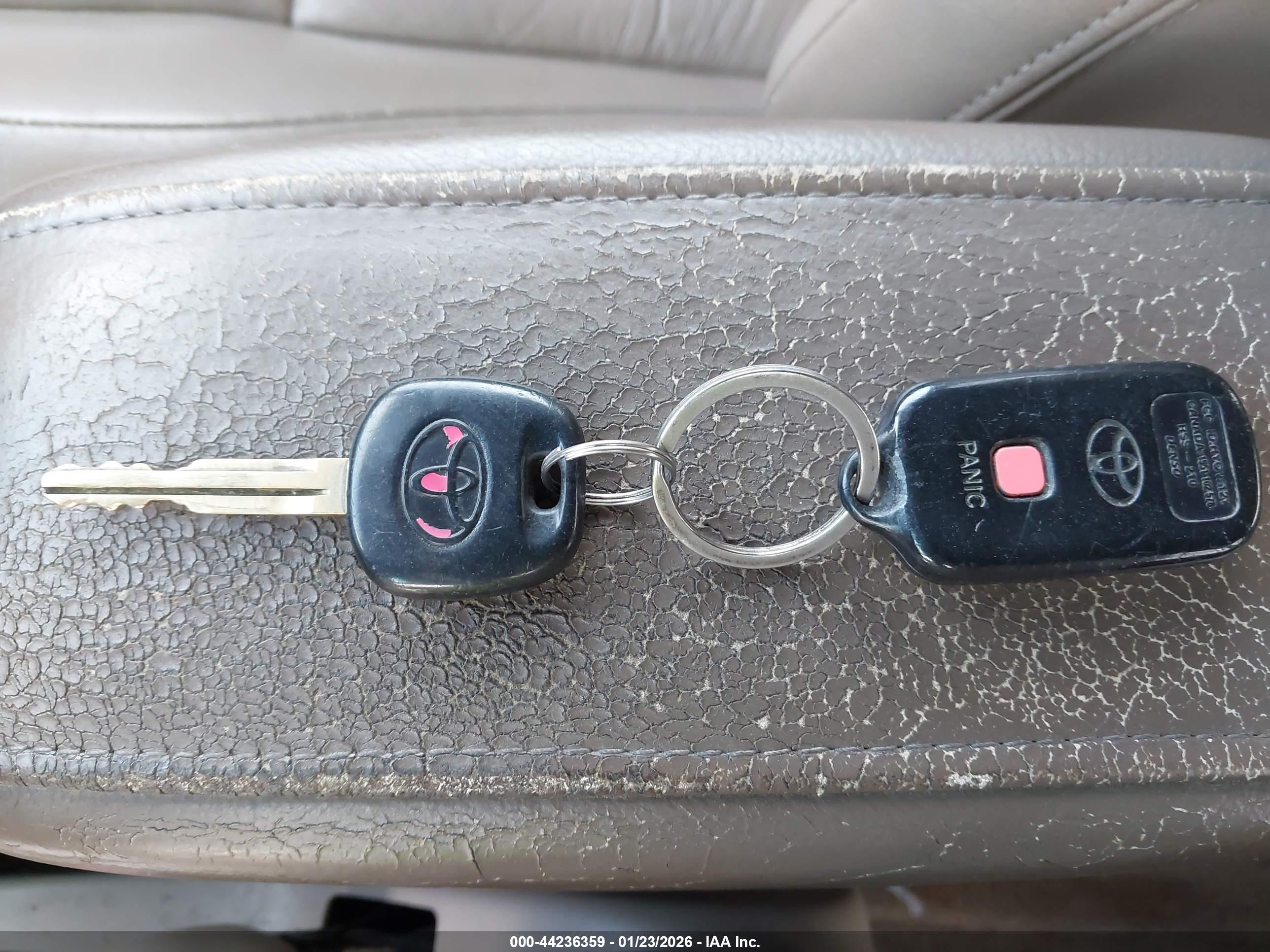 TOYOTA 4RUNNER image 11