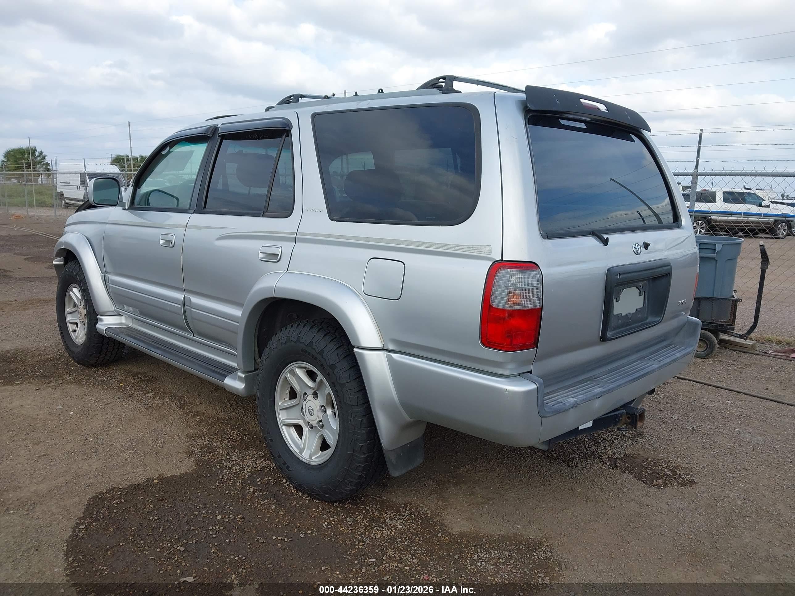 TOYOTA 4RUNNER image 3