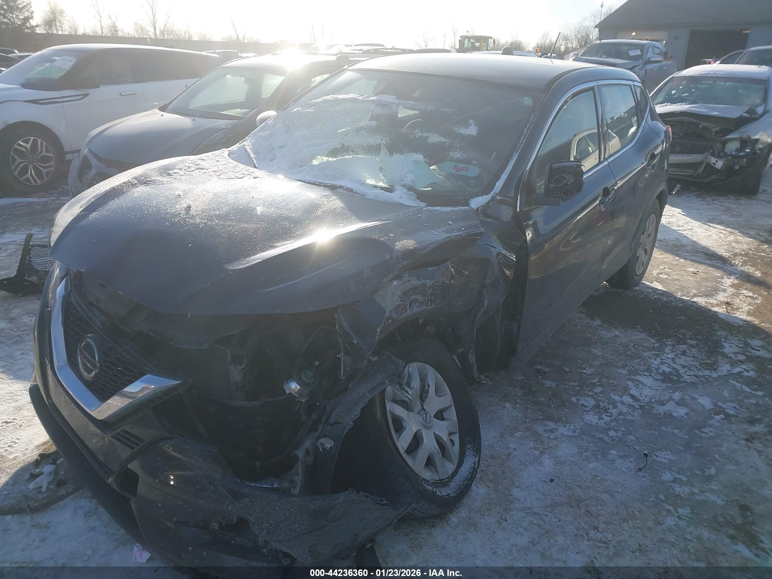 NISSAN ROGUE image 2