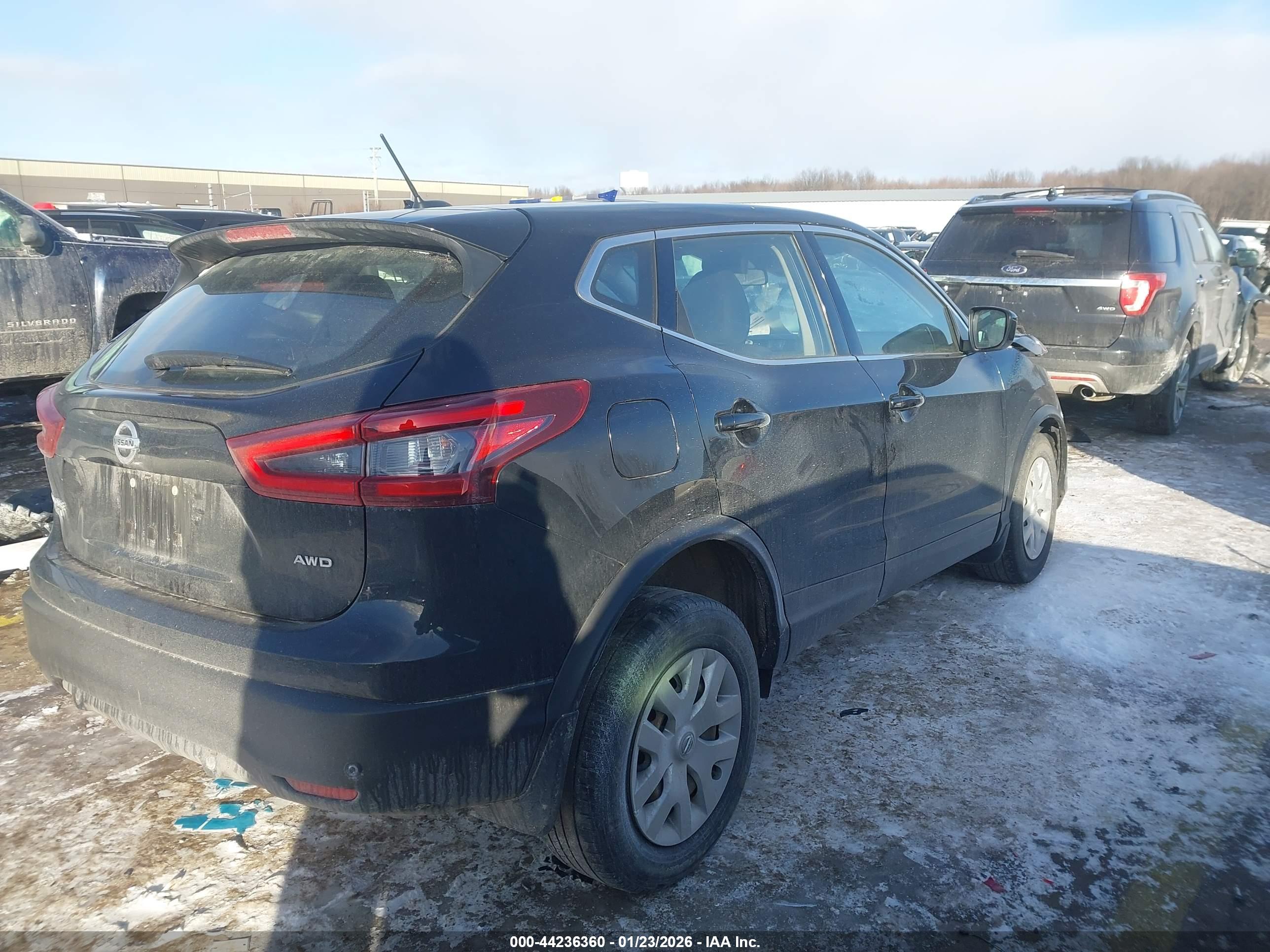 NISSAN ROGUE image 4