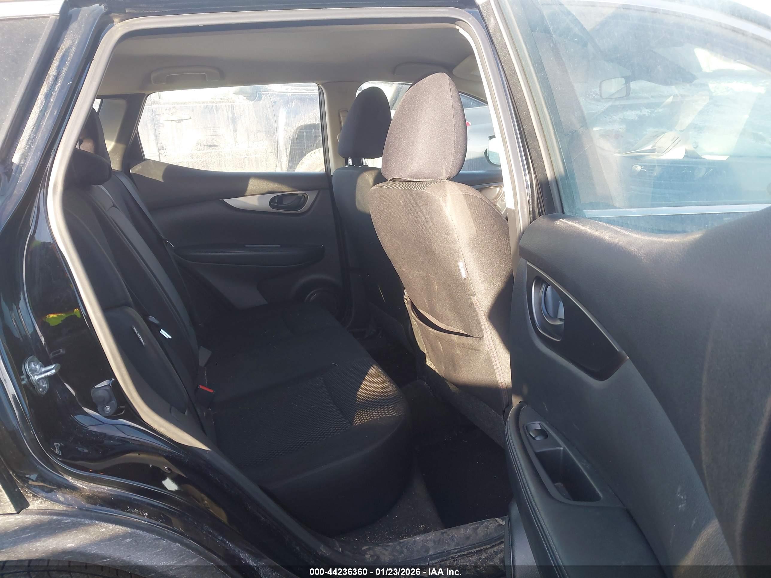 NISSAN ROGUE image 8