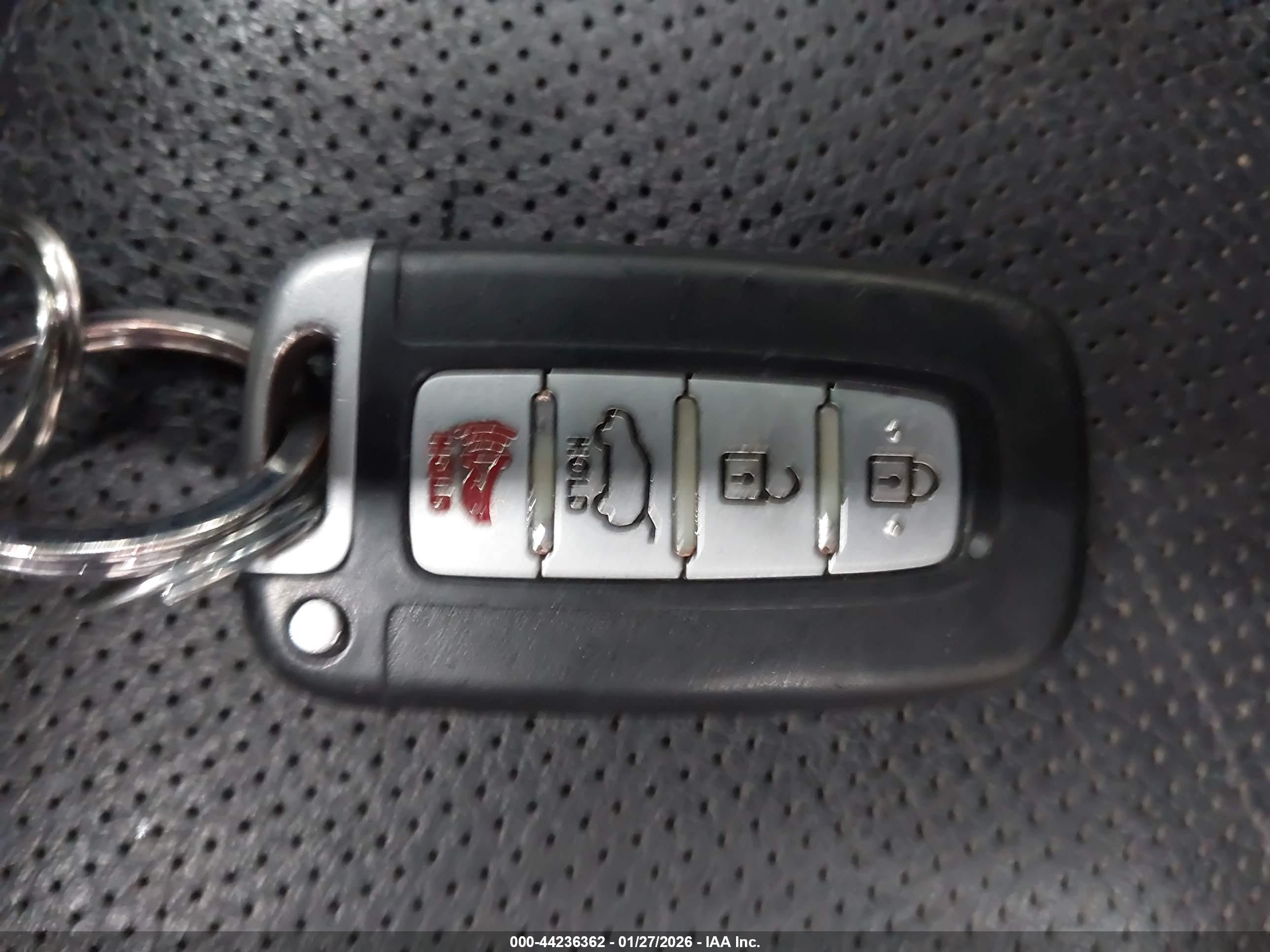 HYUNDAI VELOSTER image 11