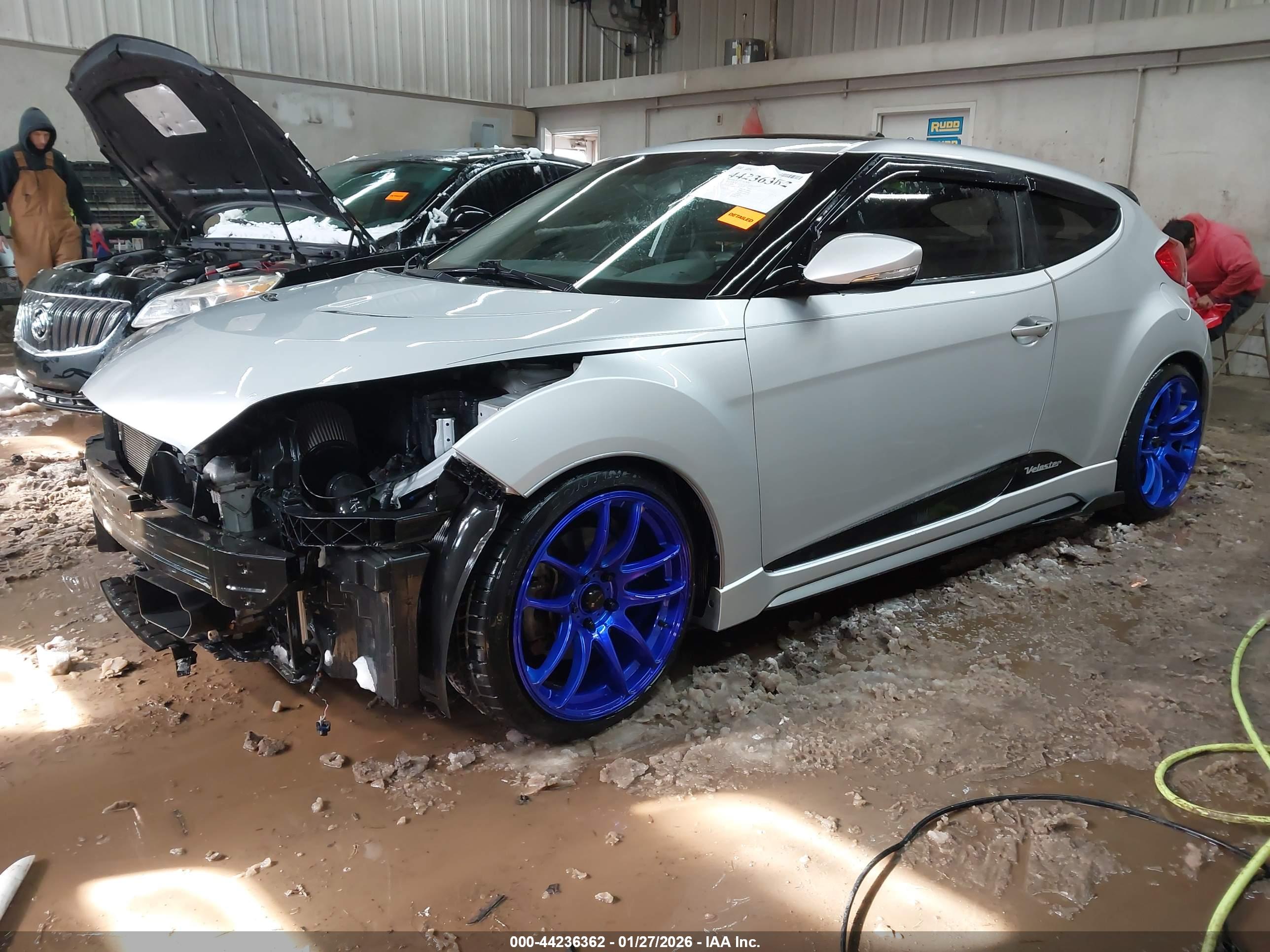 HYUNDAI VELOSTER image 2