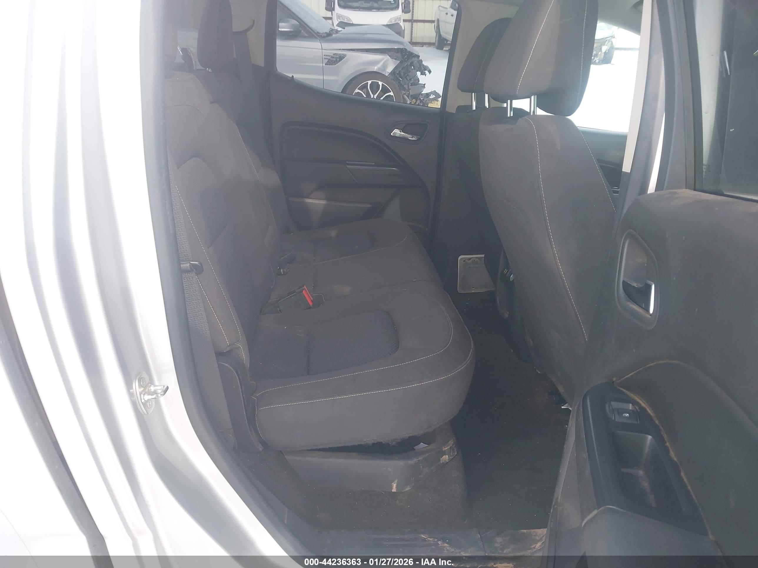 CHEVROLET COLORADO image 8
