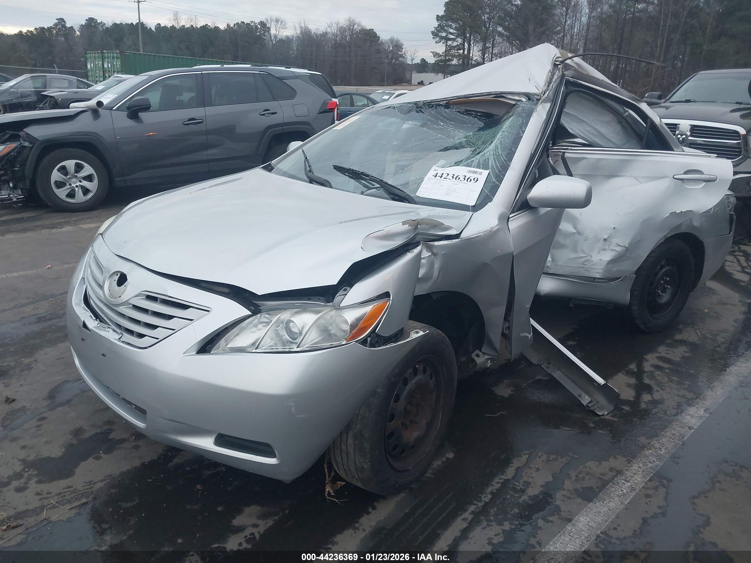 TOYOTA CAMRY image 2