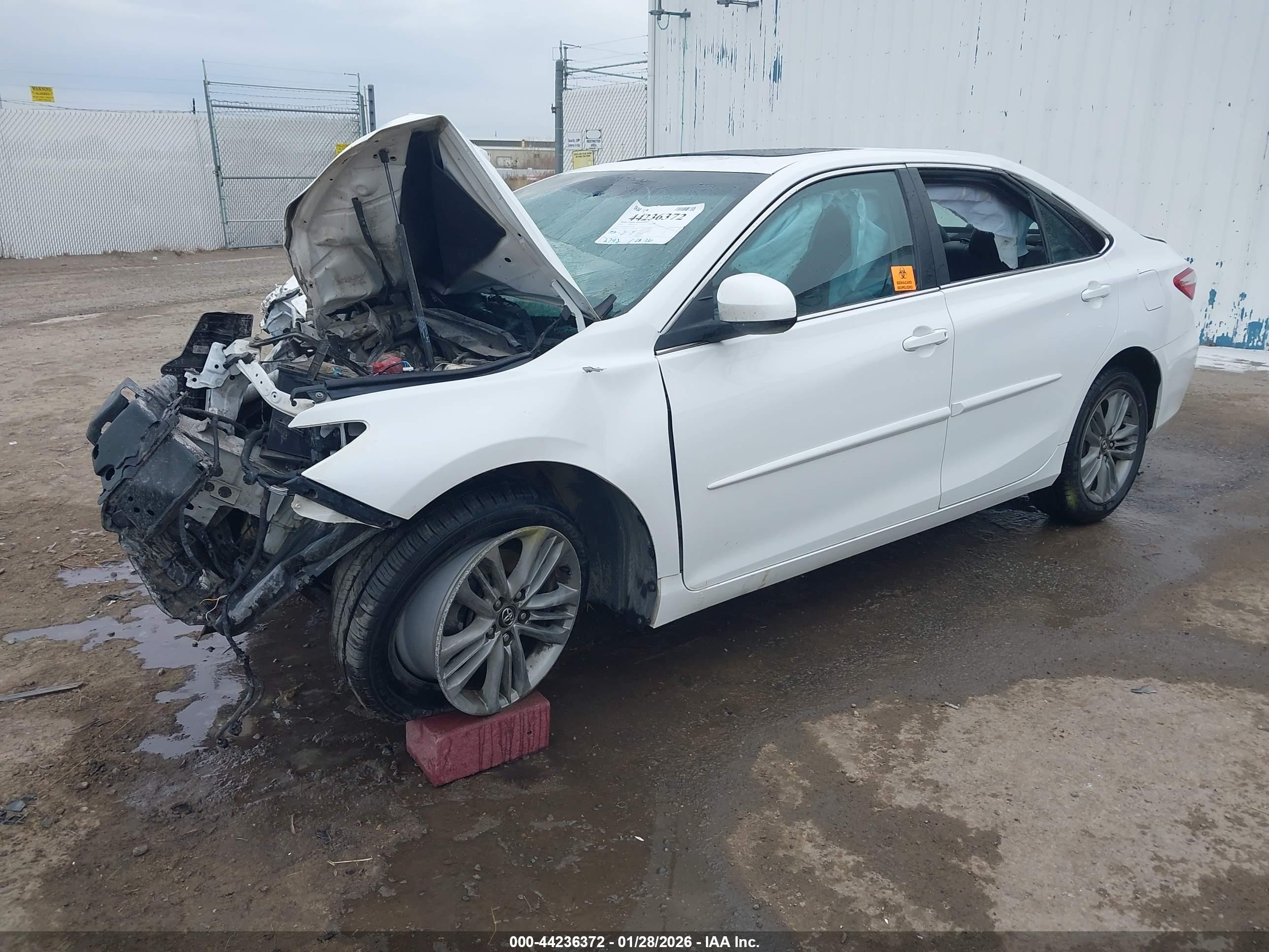 TOYOTA CAMRY image 2