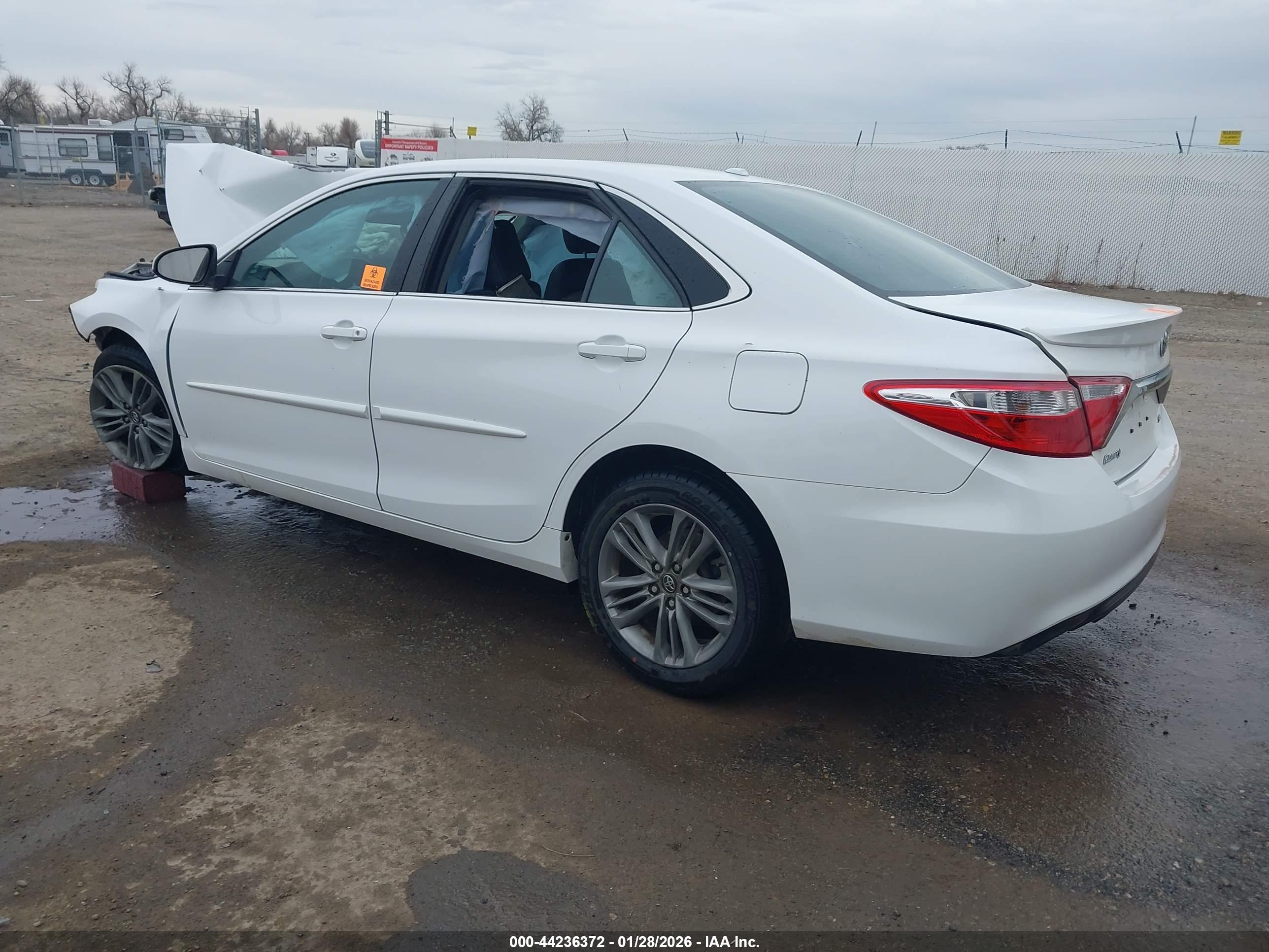 TOYOTA CAMRY image 3