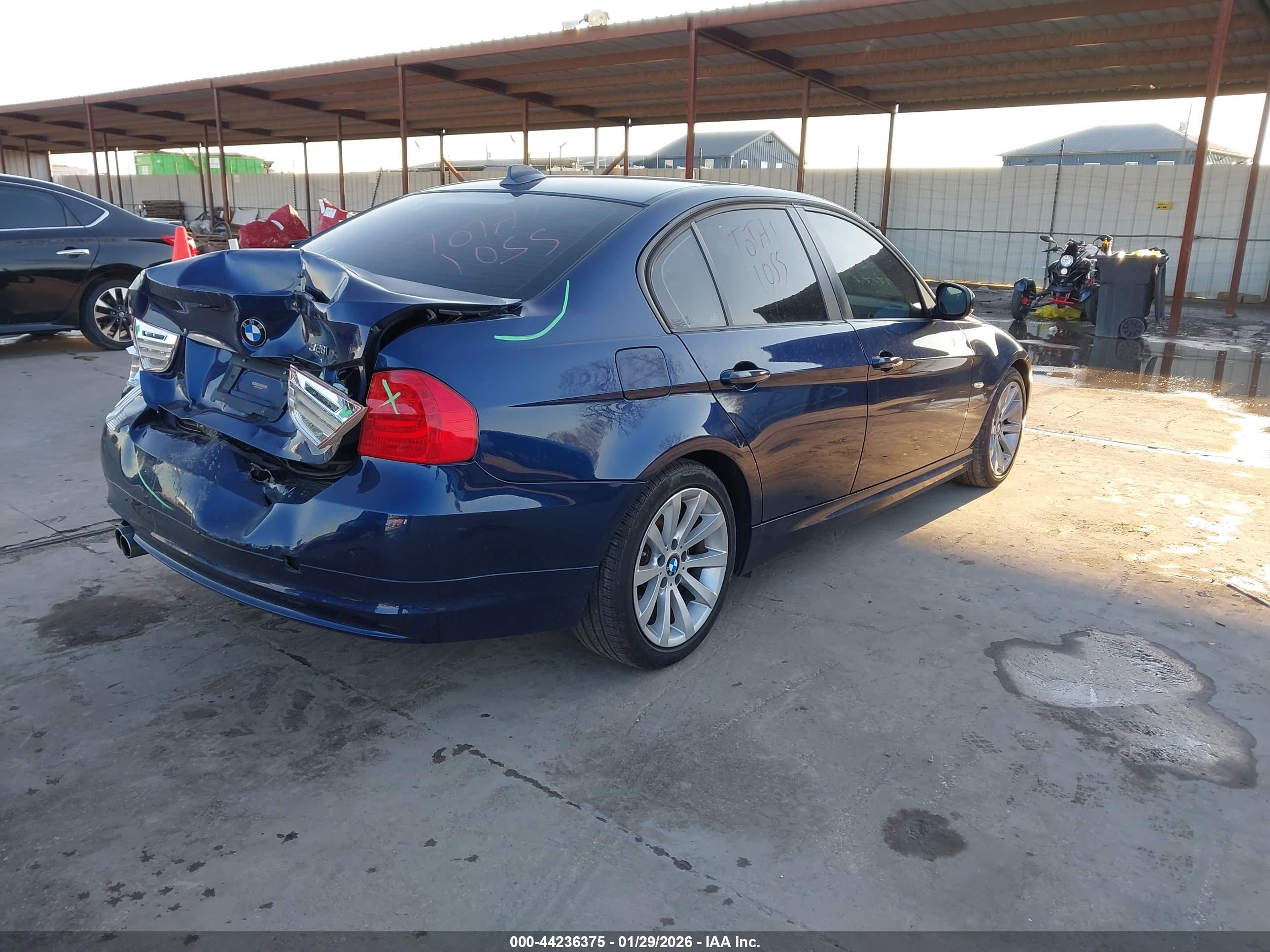 BMW 328I image 4
