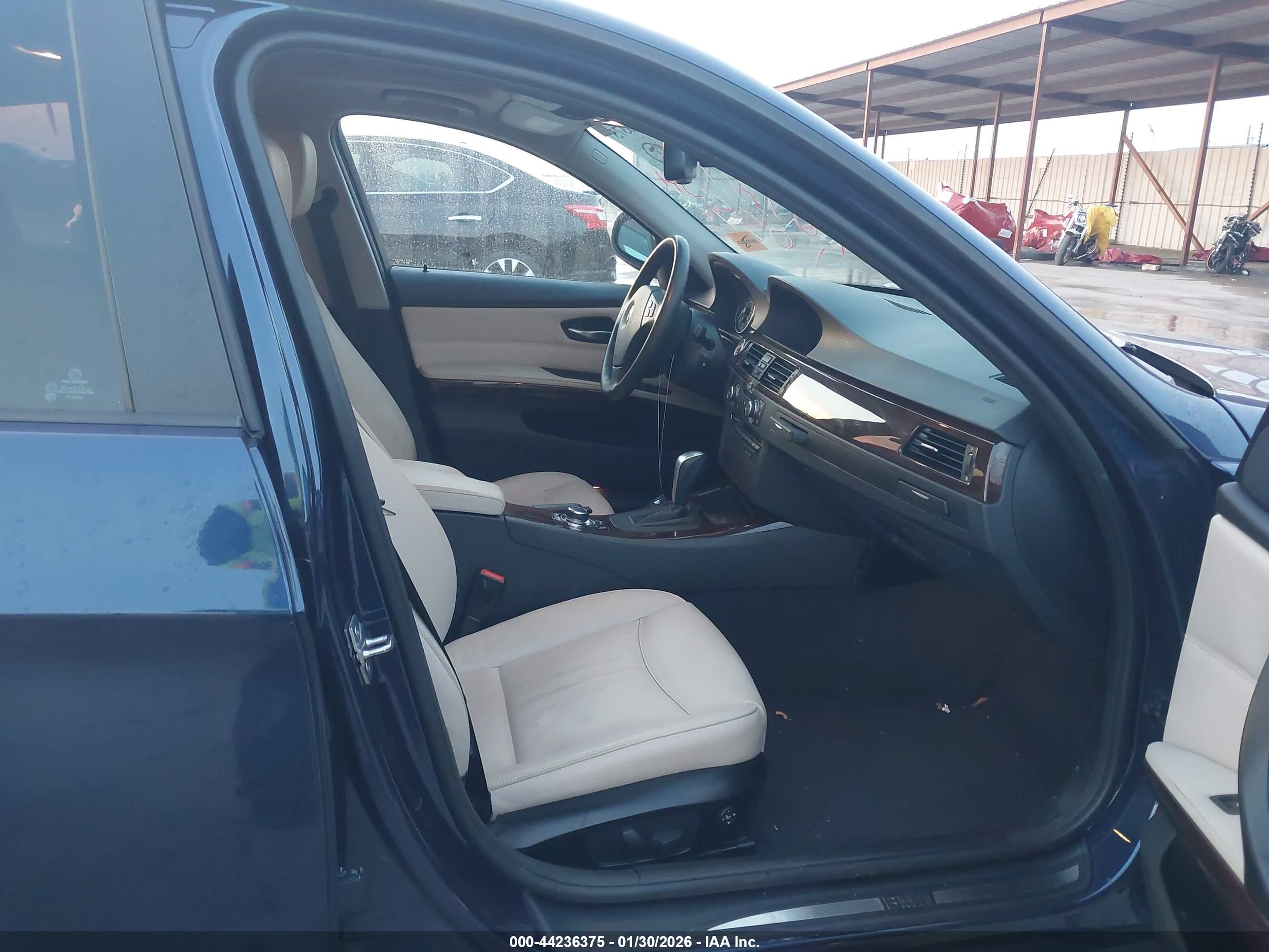 BMW 328I image 5