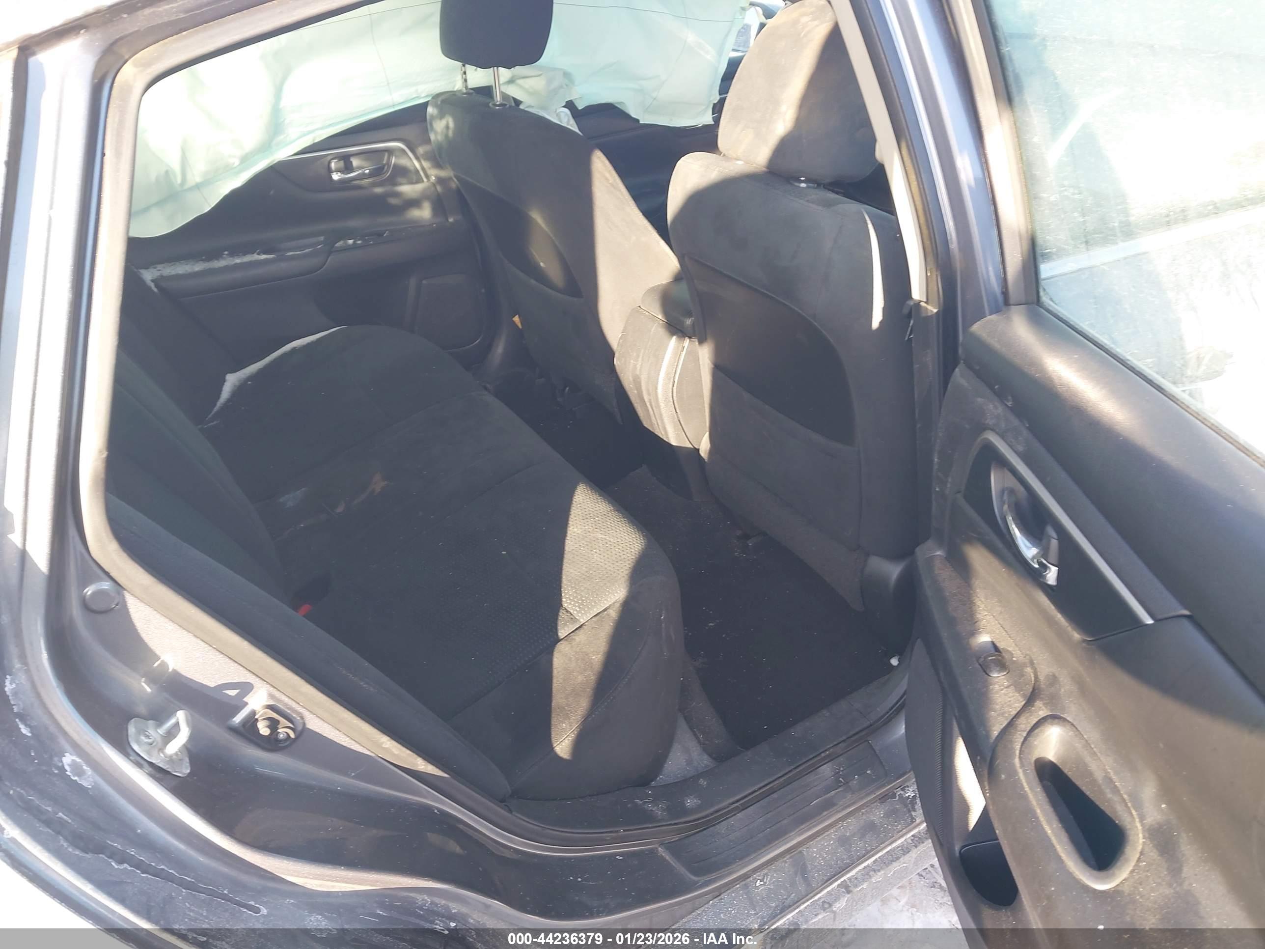 NISSAN ALTIMA image 8