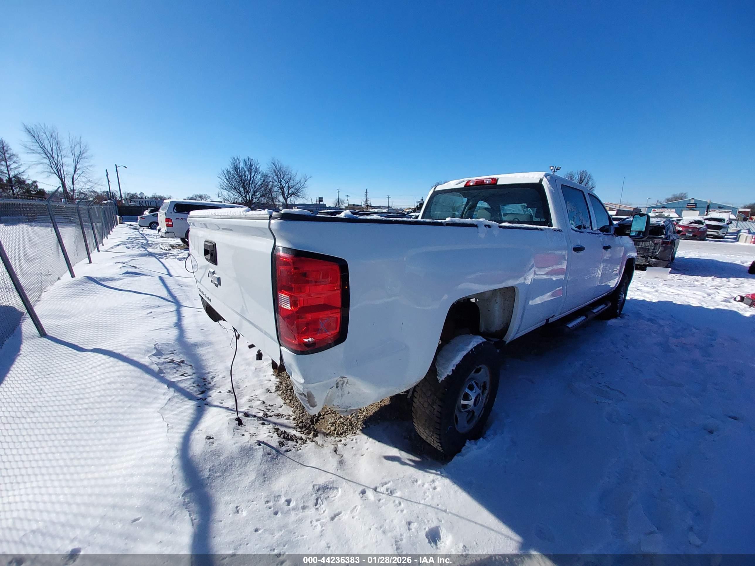 CHEVROLET SILVERADO image 4